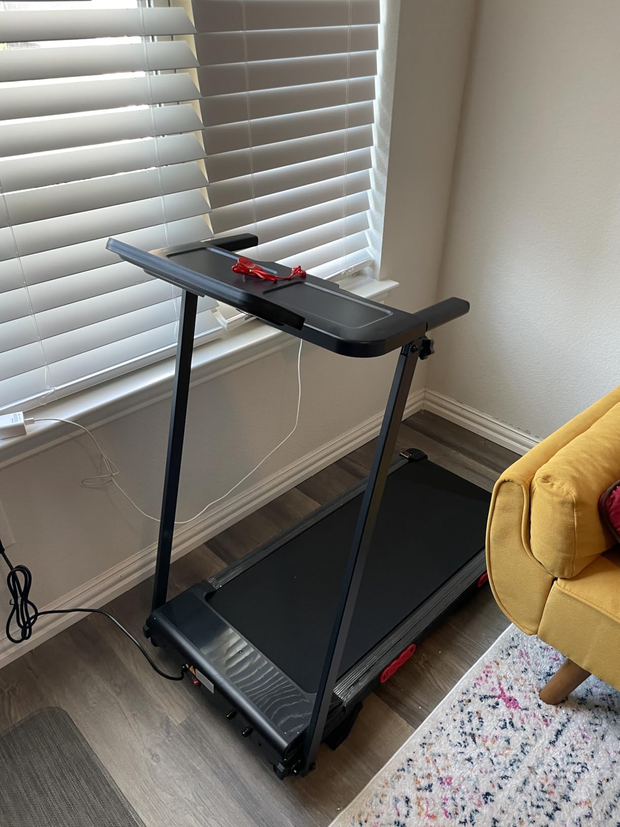 Walking Pad Treadmill with Handle Bar and Incline, 3.5HP Portable Mini Treadmills with Handles for Exercising, 0.6-10MPH Compact Walking Treadmills for Home Small, 400LB Capacity customer photo 1