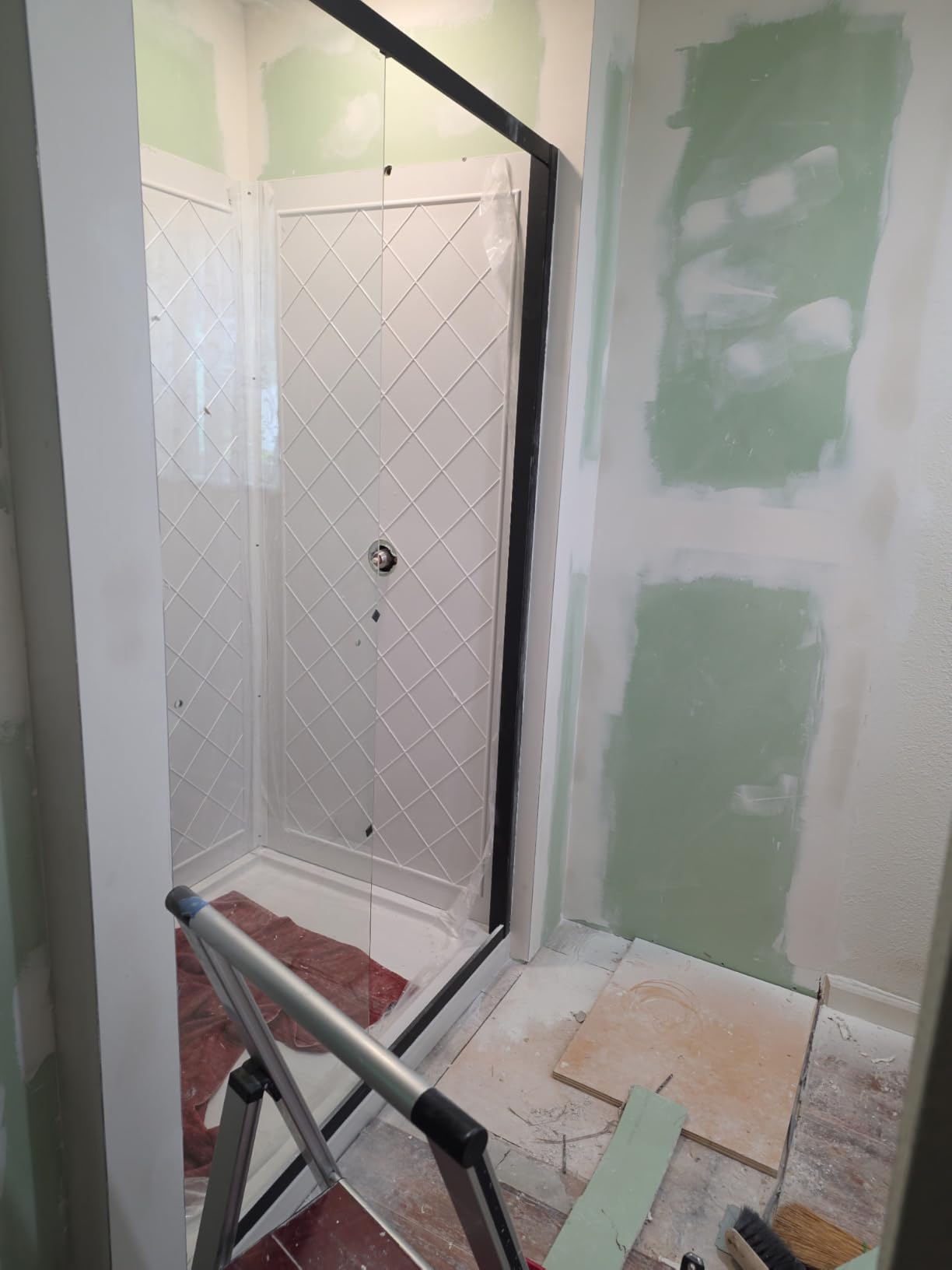VEVOR Shower Enclosure, 36 in. D x 48 in. W x 79.1 in. H, Framed Sliding Shower Door with 1/4 in. Clear Tempered Glass, Complete Bathroom Alcove Stall with Non-Slip Base Kit & Triple-Sided Wall Panels customer photo 1