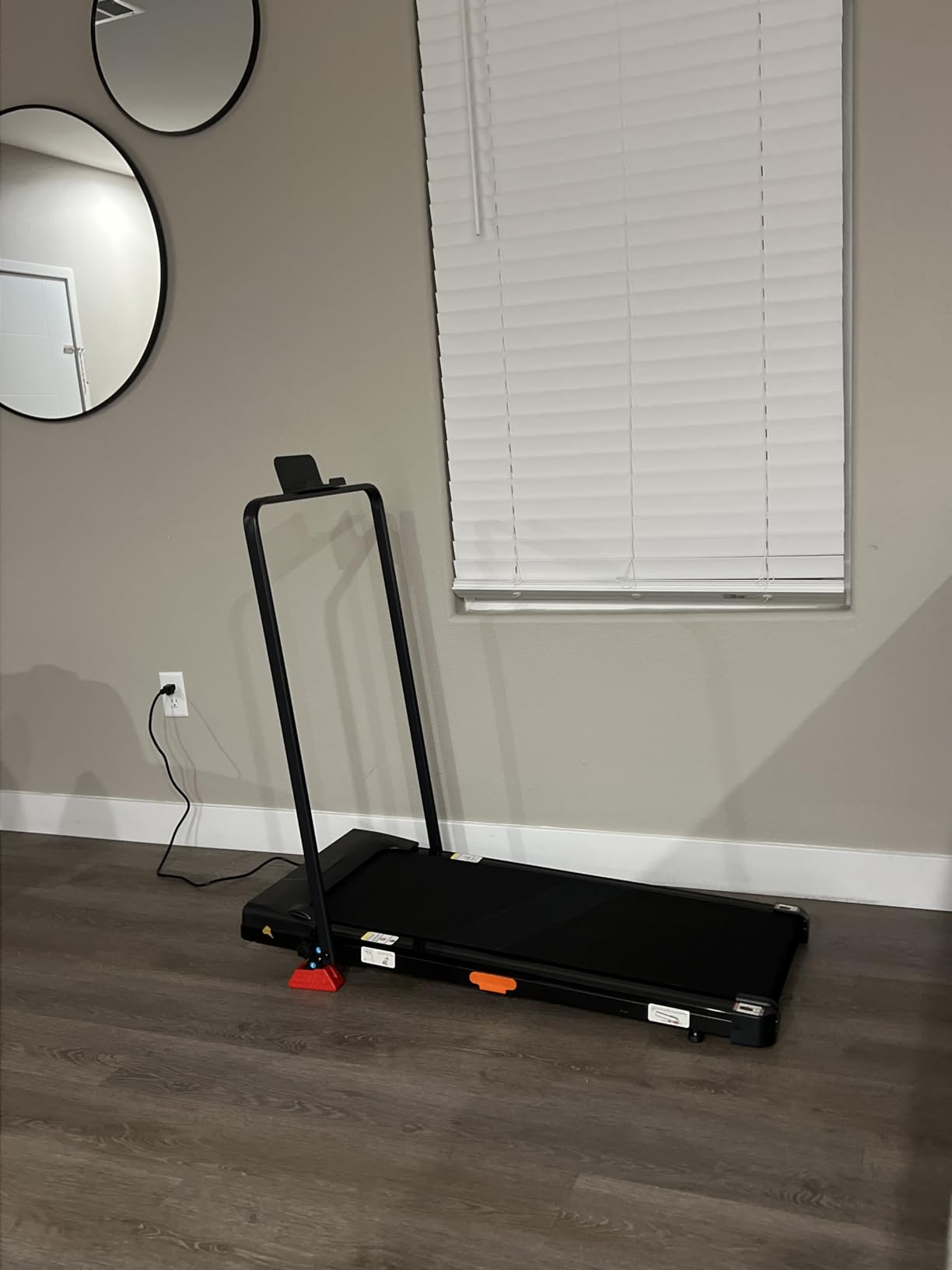 UMAY Fitness 20% Auto InclineTreadmill, Running Foldable Treadmills | for Home Auto Folding with Pulse Sensors, 400 LBS Capacity, 4.0HP Quiet Brushless, Max 8.0 MPH customer photo 1