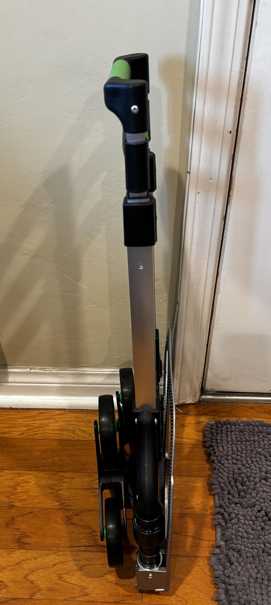 Stair Climbing Folding Hand Truck, 200LBS Aluminum Hand Cart Dolly with 6 Wheels & Bungee Cord, 2-Level Adjustable Handle (38