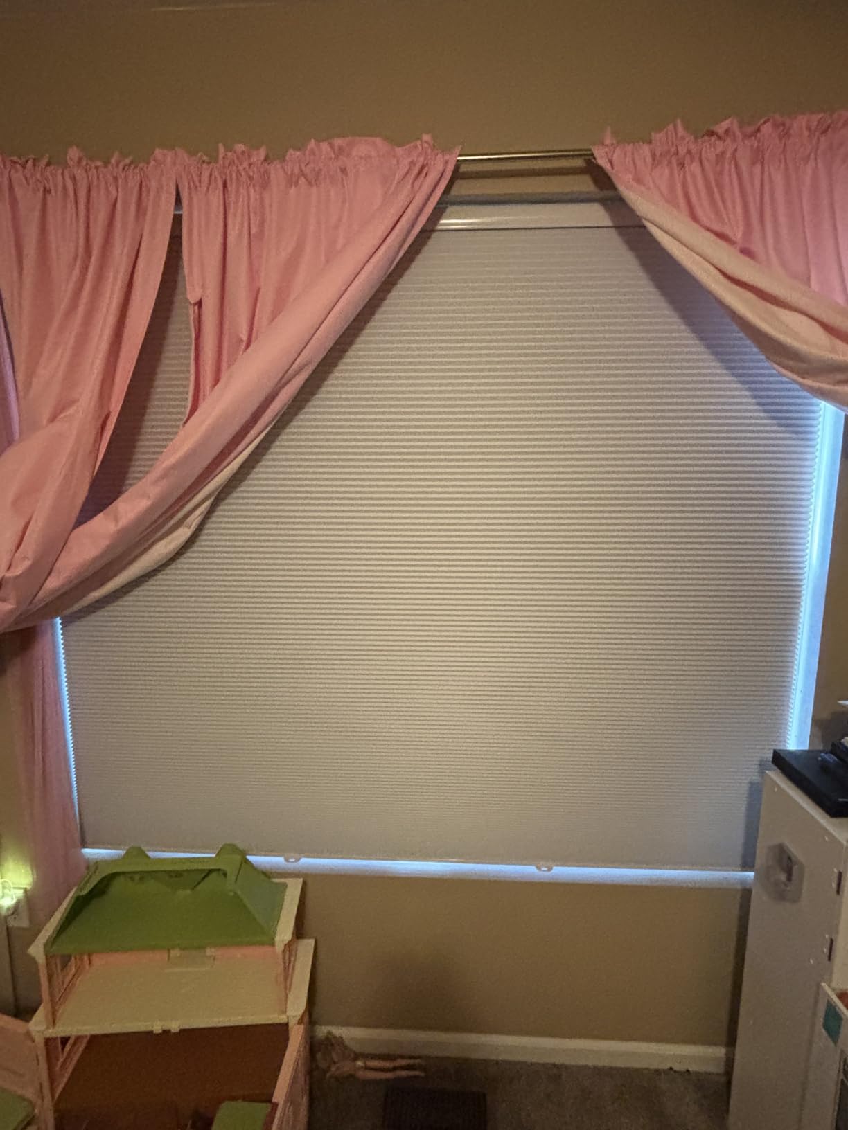 Tonature No Drill Cellular Shades for Indoor Windows, Cordless Window Blinds, Thermal Insulating & Noise Reducing Honeycomb Shades, Free Stop Blackout Shades, White, Custom Size customer photo 2