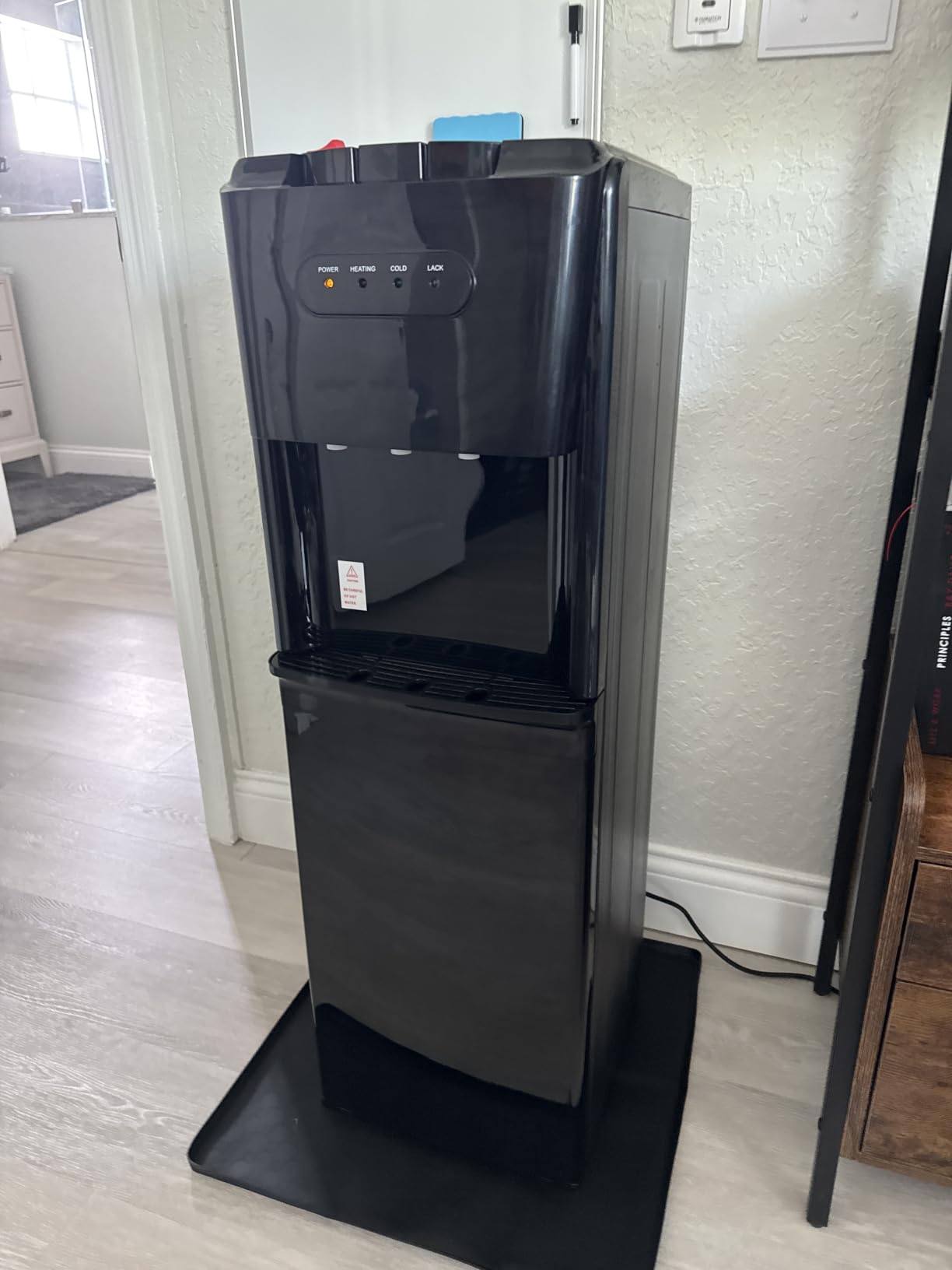 Manastin Bottom Loading Water Cooler Dispenser, Matte Black customer photo 1