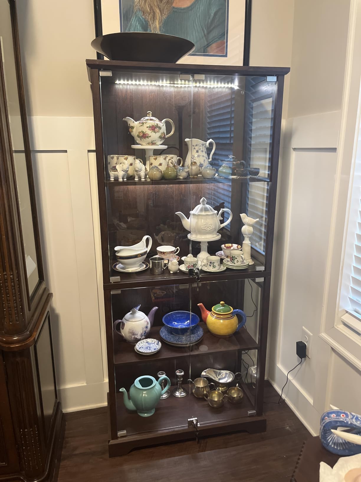 Farmhouse Glass Display Cabinet with Lock, Walnut | Wooden Curio Cabinets with Glass Doors, 3-Color Motion-Sensor Light & Reinforced Base customer photo 2