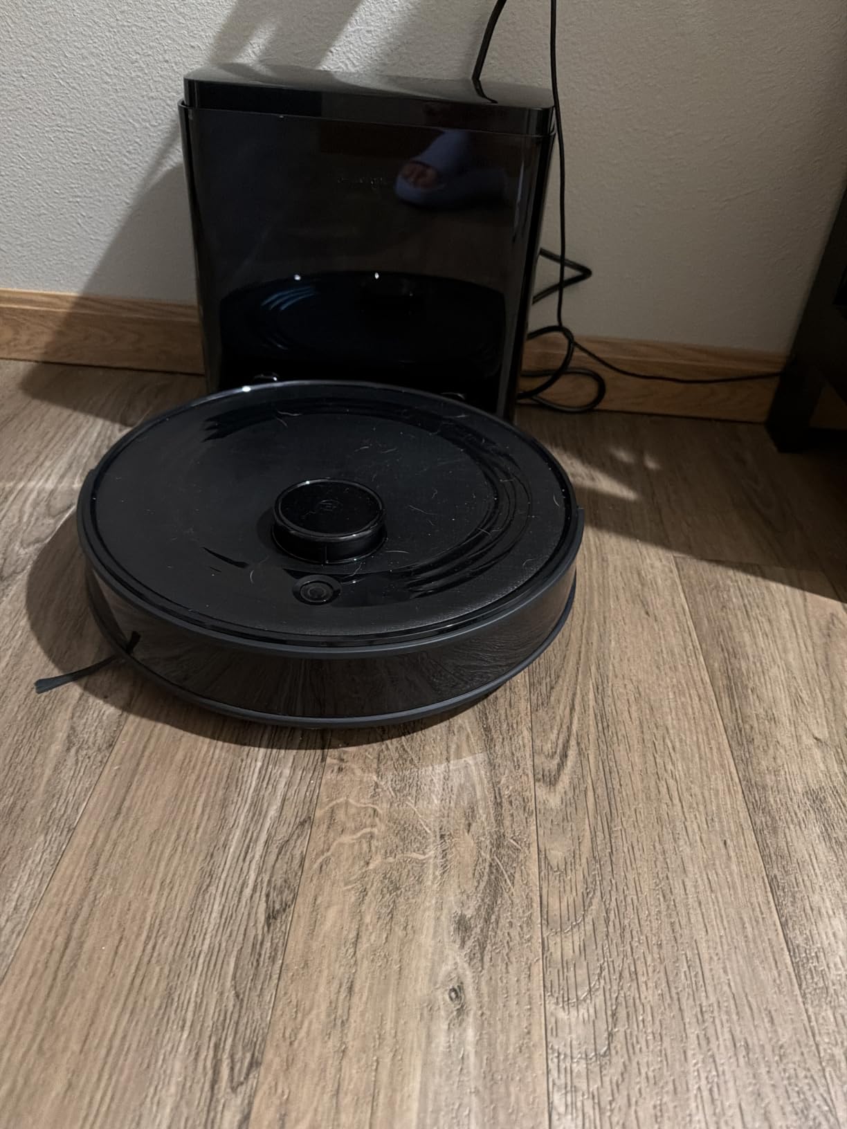 Lefant Robot Vacuum and Mop Combo,75-Days Self-Emptying,6000Pa Powerful Scution,Multi-Floor Mapping, No-Go Zones,140 Min Runtime,2.4G/5G WiFi/Alexa/APP/iWatch, M2 Plus Black customer photo 1