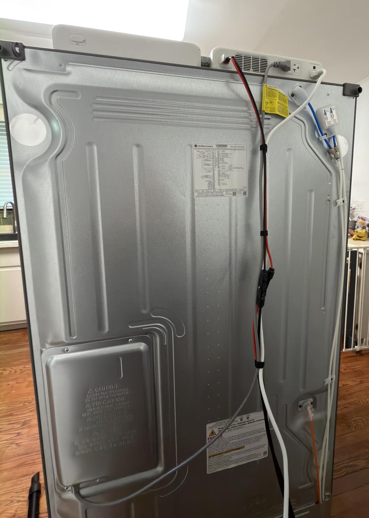 BLUETTI FridgePower Portable Power Station, 2016Wh 1800W LFP Battery Backup | 3600W Surge, 4W Self-Consumption, Ultra-Slim 75mm, 10ms UPS, for Fridge, Sump Pump, Home Backup, Emergency, Outage customer photo 1