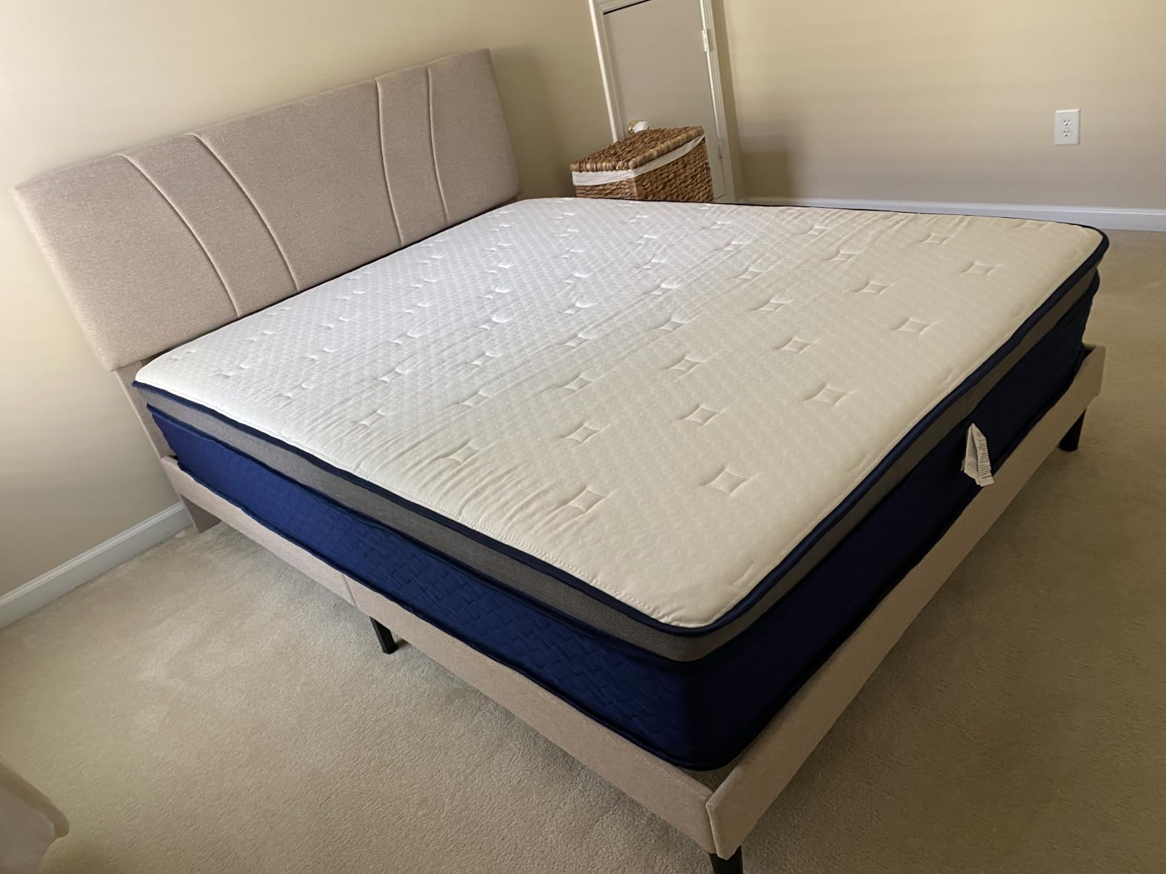 Avenco SyncDeep Queen Mattress 12 Inch, Firm Hybrid Cooling, Lumbar Support customer photo 2
