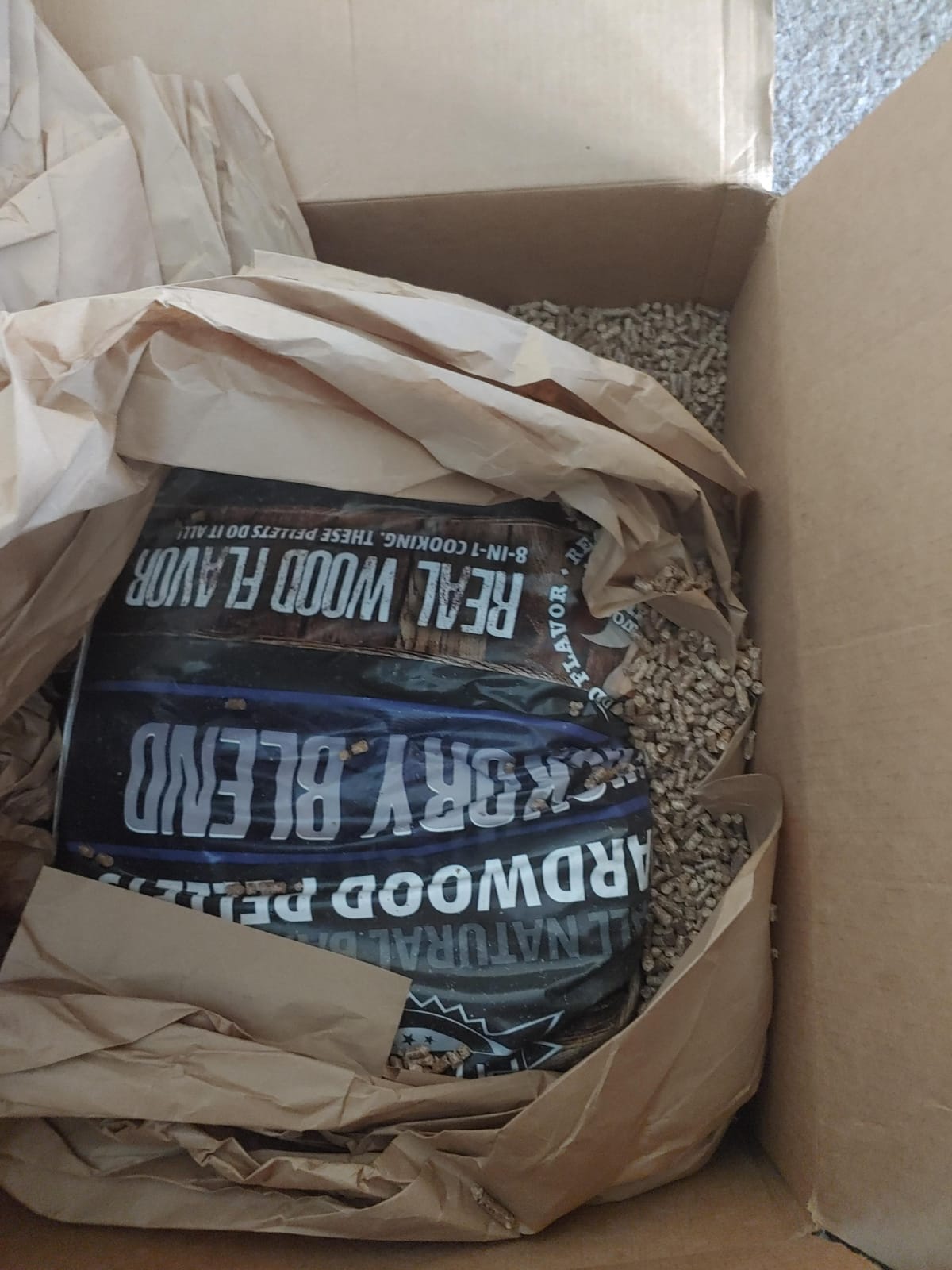 Pit Boss Hickory Blend 100% All Natural Hardwood BBQ Pellets, 15 lb Bag customer photo 2