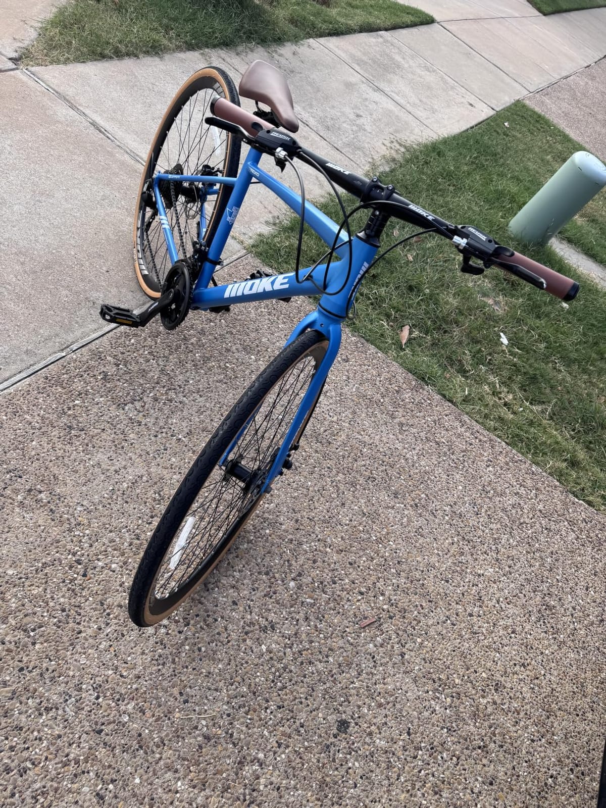 DEYGIA Hybrid Bike, 24-Speed 700C Wheel Hybrid Bicycle with Dual Disc Brakes, Trigger Shifting, Internal Wiring Frame, Lightweight City Commuter Bicycle for Men Women Adult, Multiple Colors customer photo 2