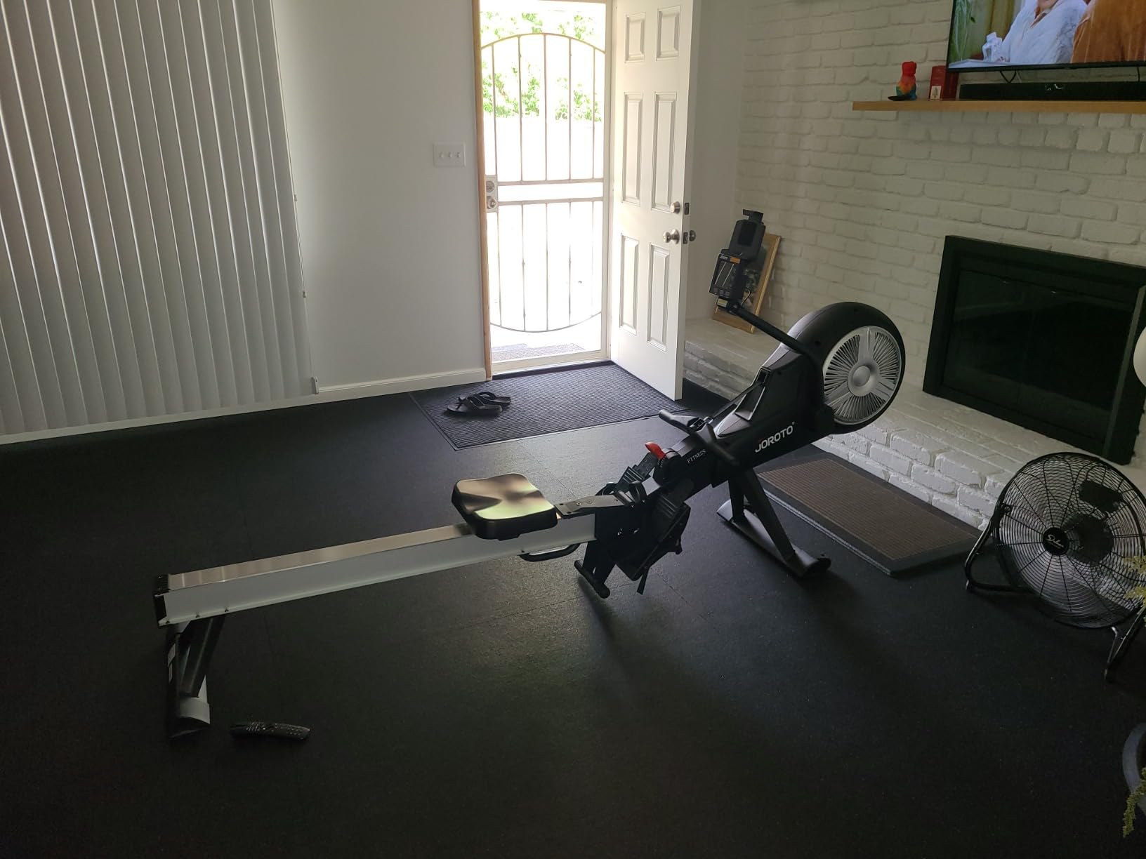 JOROTO Water Rowing Machines for Home, Foldable Rowing Machine with 400LBS Weight Capacity, Dedicated Monitor & Bluetooth APP, Large Water Tank & Comfortable Seat for Immersive Water Rower customer photo 1