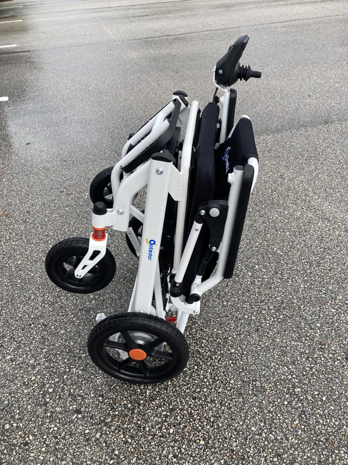 Aotedor Electric Wheelchairs for Adults,39 lbs Lightweight Foldable Power Wheelchair,Up to 15 Miles Range,Ergonomic Comfort Seat,Brushless Motors,Airline Approved Mobility Chair for Travel customer photo 1