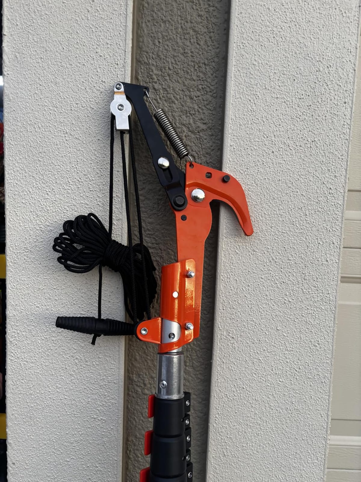 30FT Reach Manual Pole Saw, Tree Trimming Pruner with 5-24 FT Extendable Flip & Screw Dual Lock, Adjustable Long Handle High Reach Cutter for Yard & Garden customer photo 2