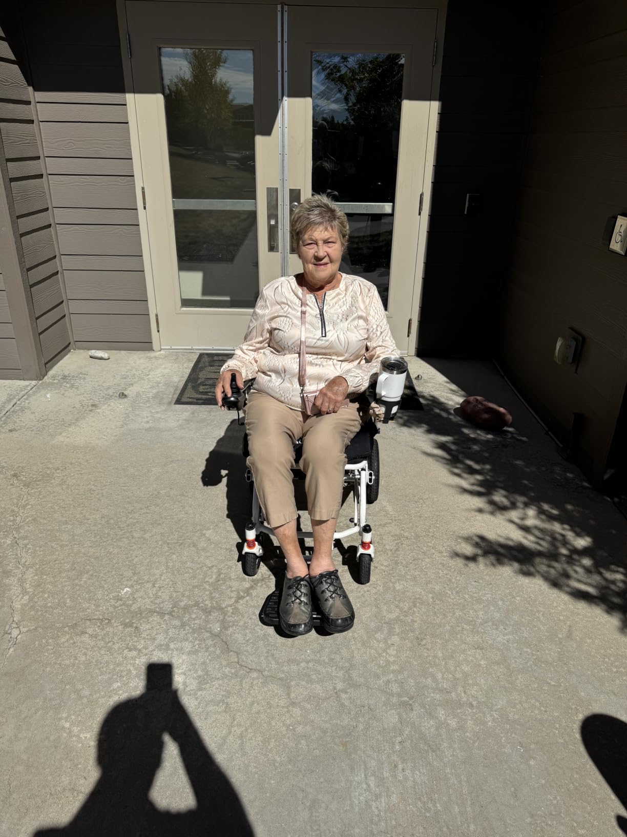Aotedor Electric Wheelchair for Adults,39 lbs Lightweight Foldable Power Wheelchair, Airline Approved,11 Miles Travel Range, 400W Brushless Motor, Portable Mobility Chair for Seniors customer photo 1