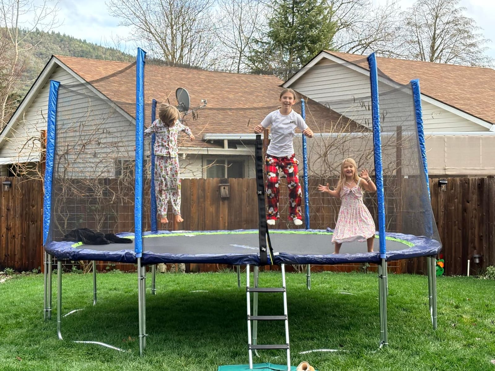Zupapa 2500LBS Weight Capacity Rectangle Trampoline 13x23FT Outdoor Square Gymnastics Trampolines with 10-Year Quality Assurance for Kids Adults Large Commercial Grade Rectangular Pro Trampoline customer photo 2