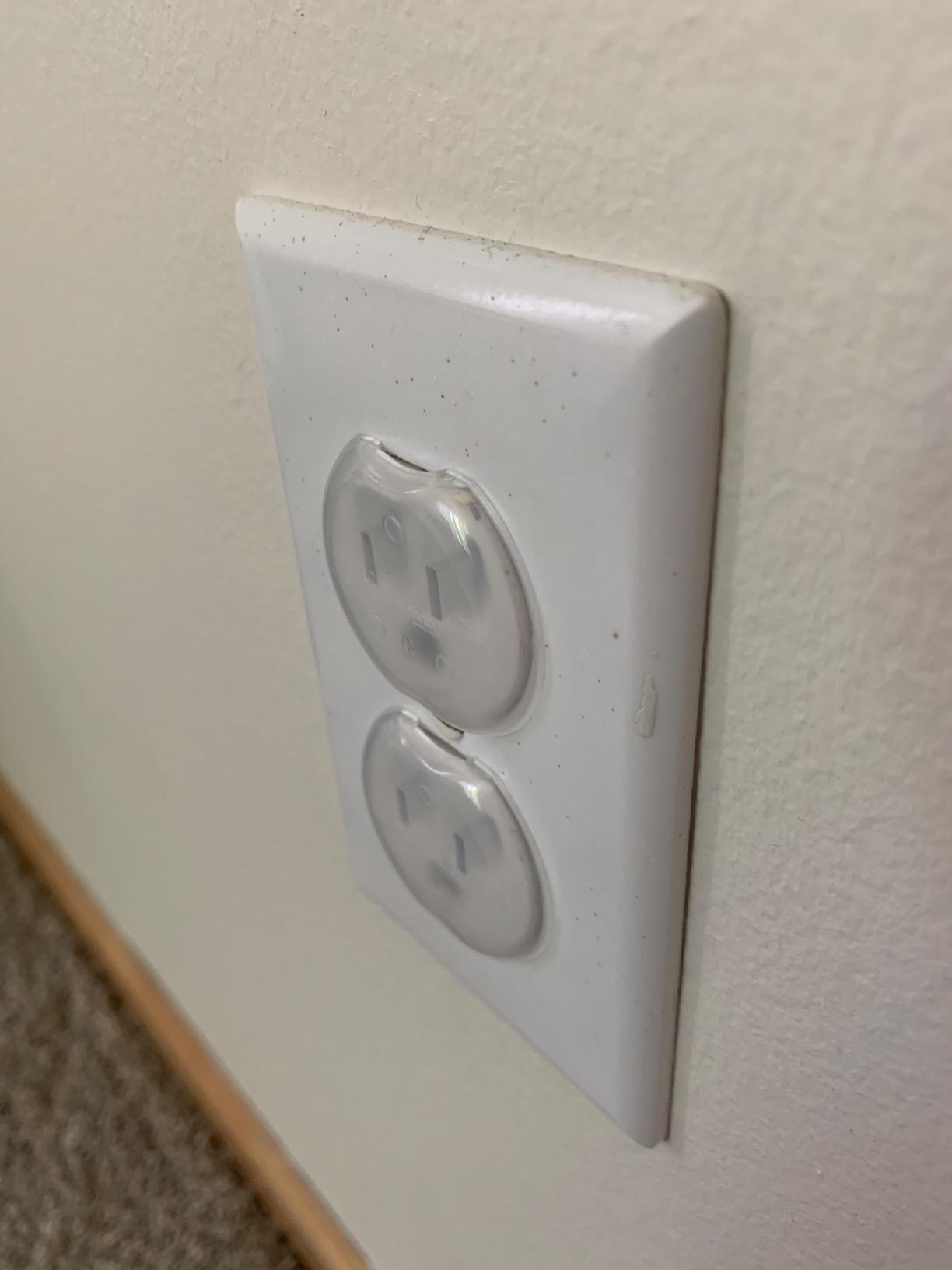 Dreambaby Plastic Baby Safety Outlet Plug Covers - 12 Pack - Outlet Covers Baby Proofing customer photo 1