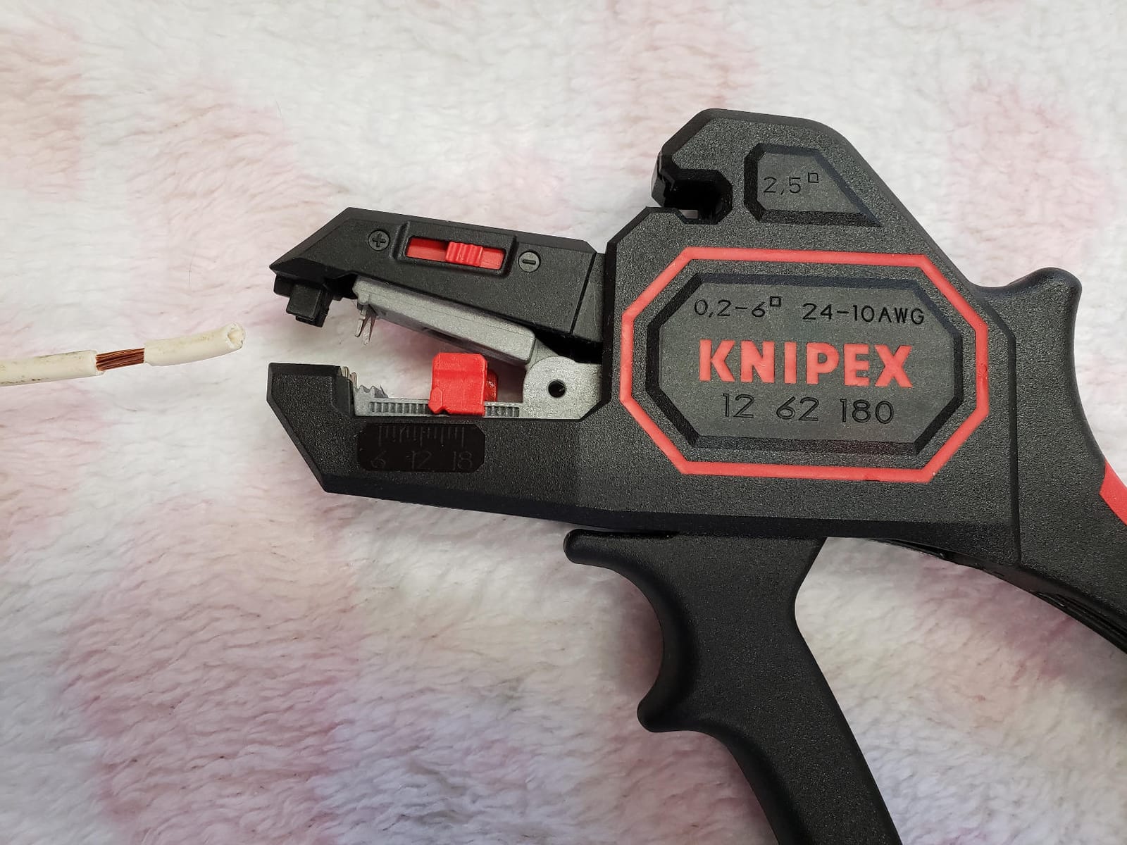 KNIPEX Automatic Wire Stripper 10-24 AWG, 7.25 customer photo 1