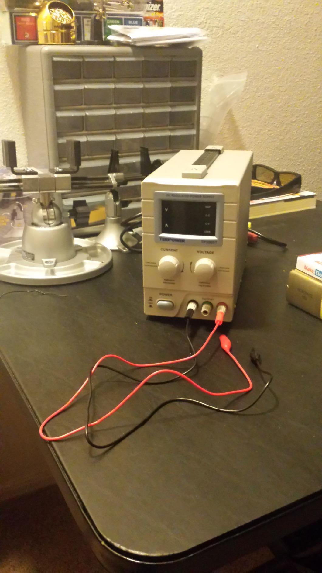 Tekpower TP3005T Variable Linear DC Power Supply, 0-30V @ 0-5A with Alligator Test Leads customer photo 1