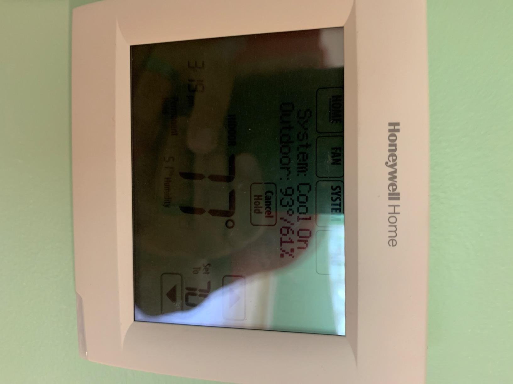 Honeywell TH8321WF1001/U Wi-Fi 8000 for Residential or Commercial Use, Stages Up to Up to 3 Heat/2 Cool customer photo 1