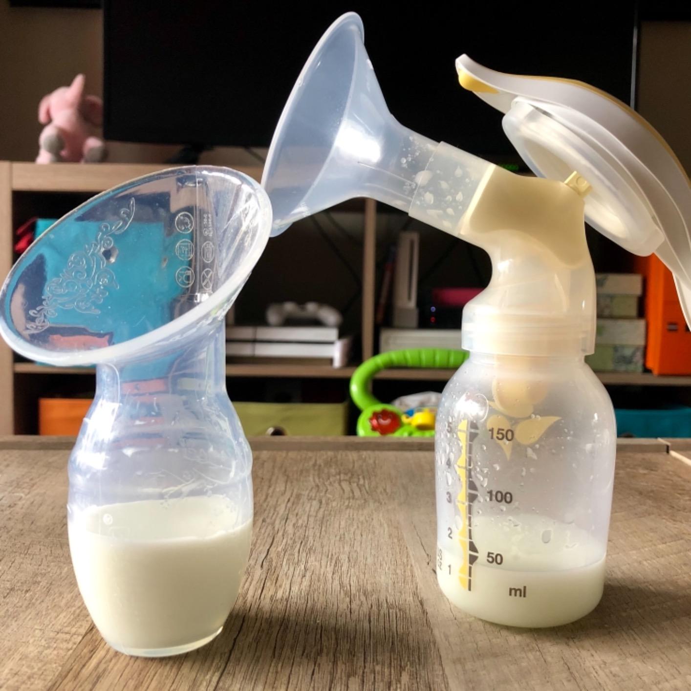 haakaa 100 ml Silicone Breast Pump with Lid, Transparent Manual Breast Pump, Healthy and Harmless, Save Every Drop of Breast Milk customer photo 1
