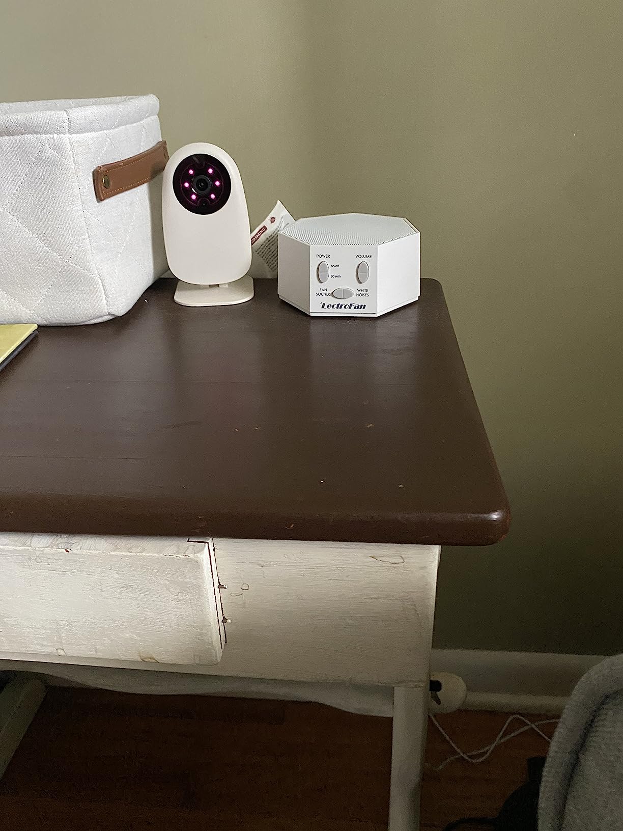 nooie Baby Monitor WiFi Smartphone, Baby Monitor with Camera and Audio 2.4GHz, Motion and Sound Detection, 2K HD Night Vision, Two-Way Audio, SD or Cloud Storage, Compatible with Alexa and Google customer photo 2