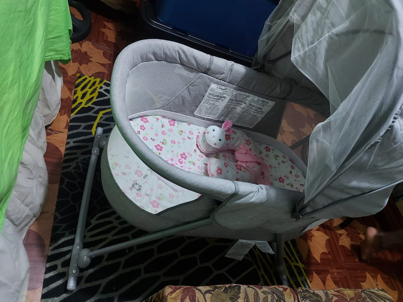 Safety 1st Nap and Go Rocking Bassinet, Star Gazer customer photo 1
