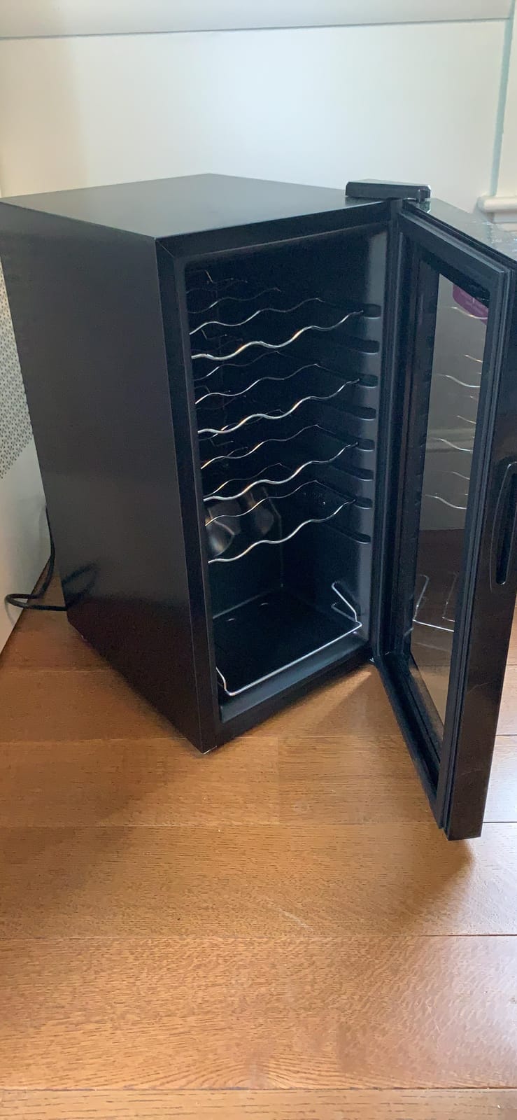 NutriChef Compressor Refrigerator White & Red Chiller Countertop Cooler-Freestanding Compact Mini Wine 15 Bottle Capacity, Digital, Glass Door, Black, Quiet Operation Fridge Touch Temperature Control customer photo 1