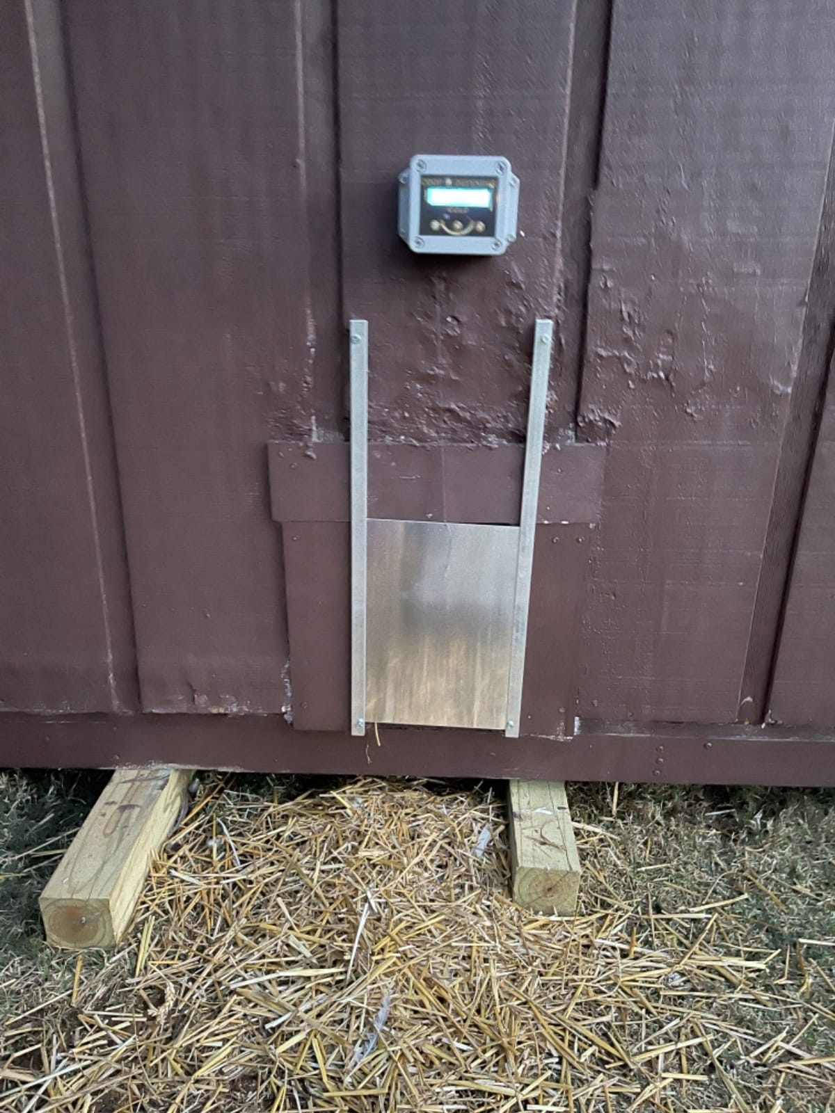My Favorite Chicken Automatic Chicken Coop Door – Battery Powered Electric Chicken Door with Auto Timer & Solar Sensor, Safe Smart Chicken Door Opener for Chicken & Duck Coops customer photo 1
