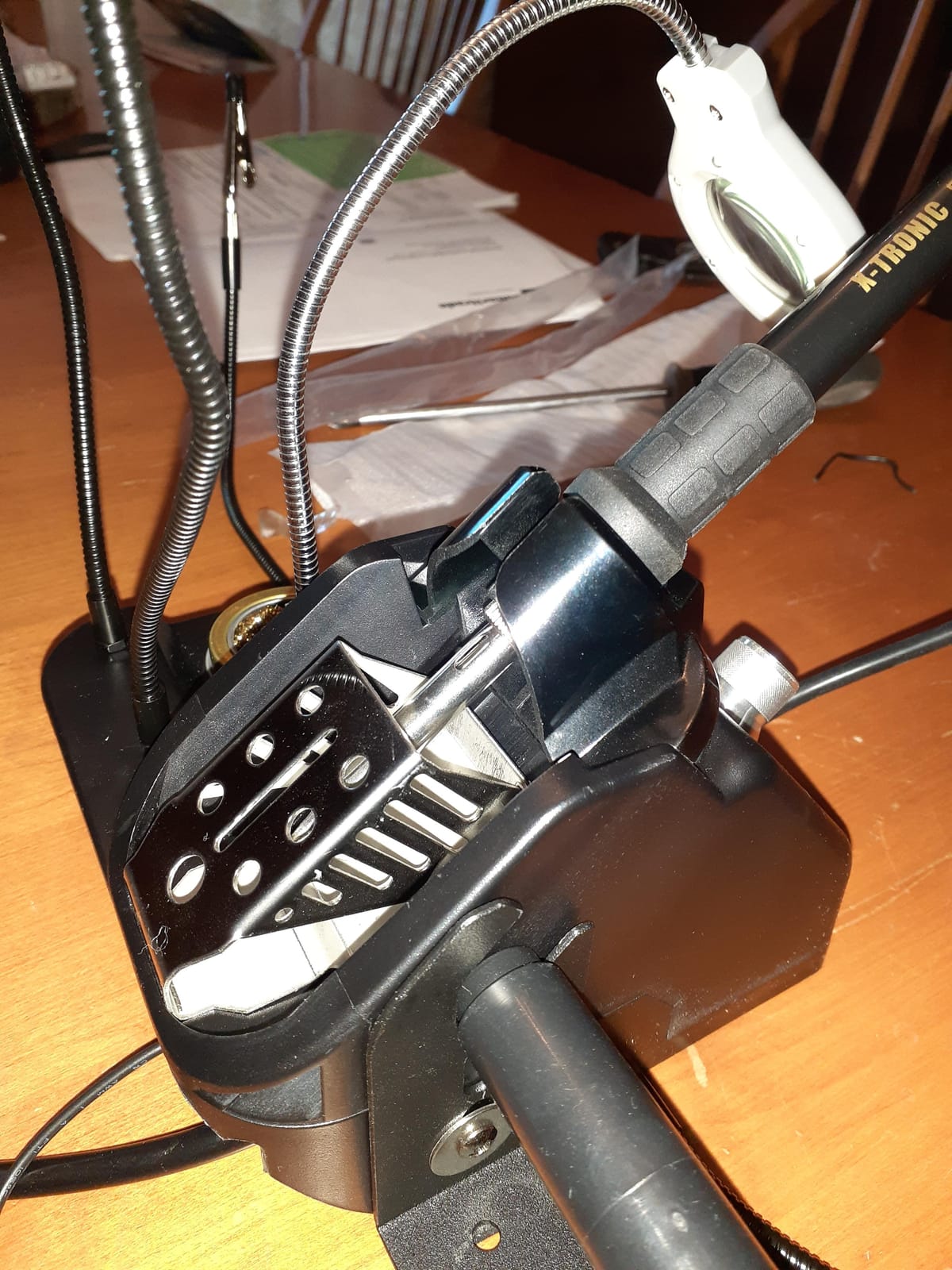 X-Tronic 3060-PRO • 75W Soldering Iron Station Kit • 5 Extra Tips • Mini Mag Lamp • 4 Helping Hands • Solder Sucker • Tweezers • 50g Solder • Brass Sponge w/Flux • Sleep Func, °C/°F, 3 Temp Presets! customer photo 2