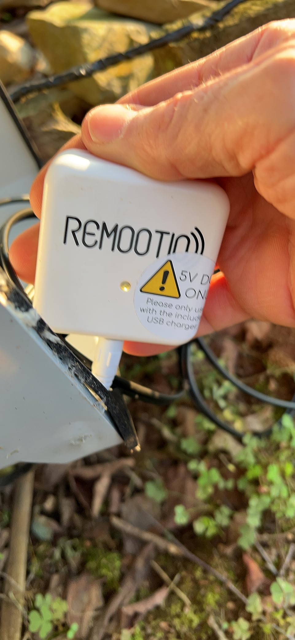 Remootio 2 WiFi and Bluetooth Smart Garage Door opener with iOS and Android App, Apple Home (HomeKit), Amazon Alexa, Google Home, SmartThings, Siri Shortcuts compatible. With sensor and power adapter. customer photo 2