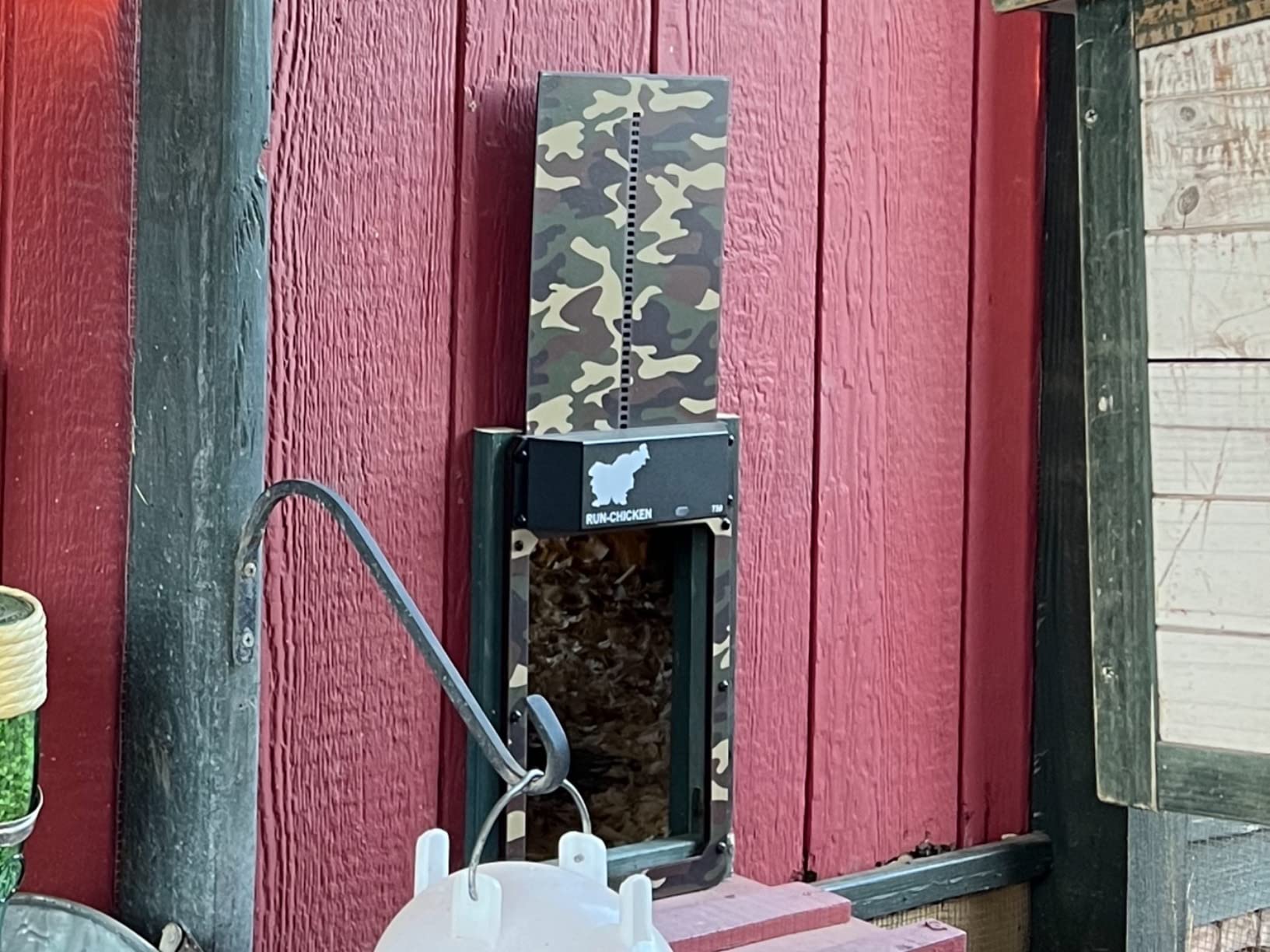 RUN-CHICKEN Door T50 – Automatic Chicken Coop Door Opener, Battery Powered & Weatherproof Aluminum, Smart App & Timer Control, Predator Proof, Easy Install, Reliable All-Season Performance (USA) customer photo 2