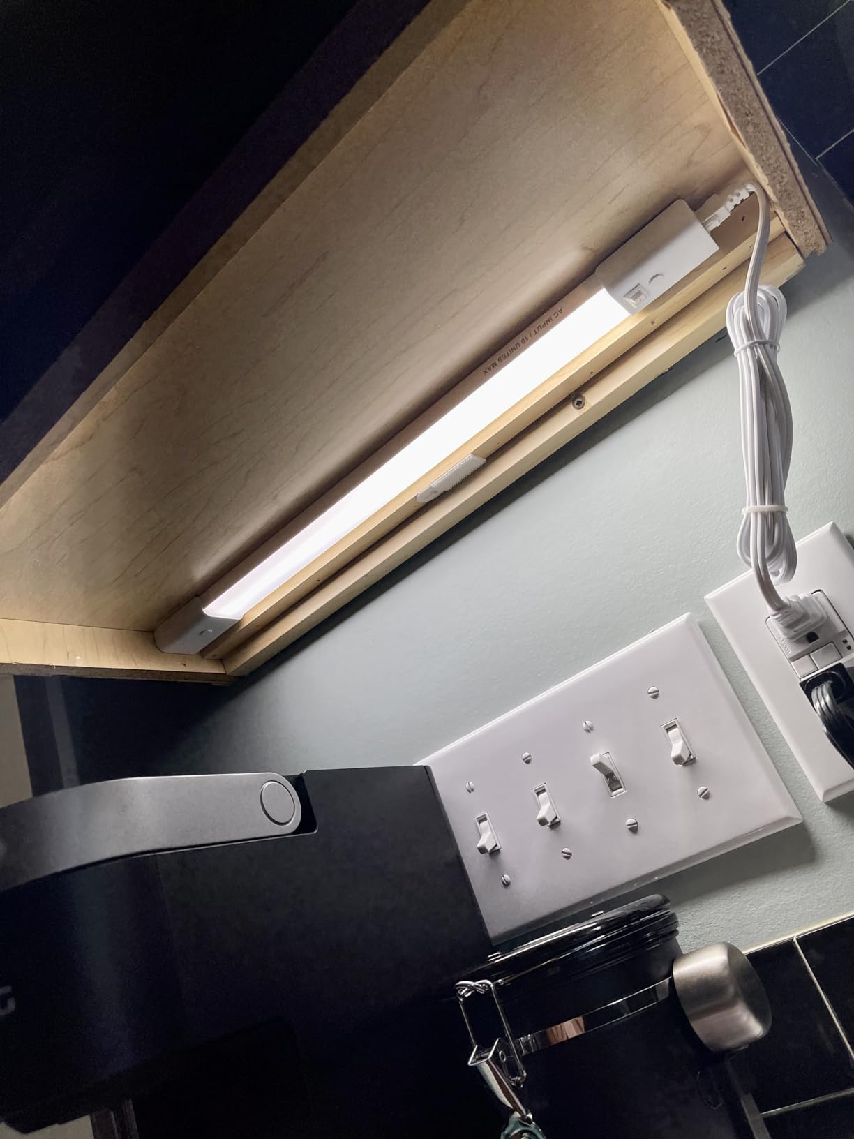 GE LED HD+ Undercabinet Light Fixture, Linkable Integrated Slim Profile Fixture for Kitchens, Daylight Color, Plug-in, 18in (1 Pack) customer photo 2