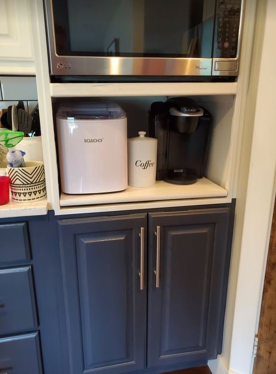 Igloo Handled Portable Ice Maker with Scoop - Ice Maker with LED Control Panel & 1 Quart Water Tank - Ice Cube Maker Produces 26 Lbs. of Ice in 24 Hours with 9 Large or Small Cubes In 7 Minutes- Black customer photo 1
