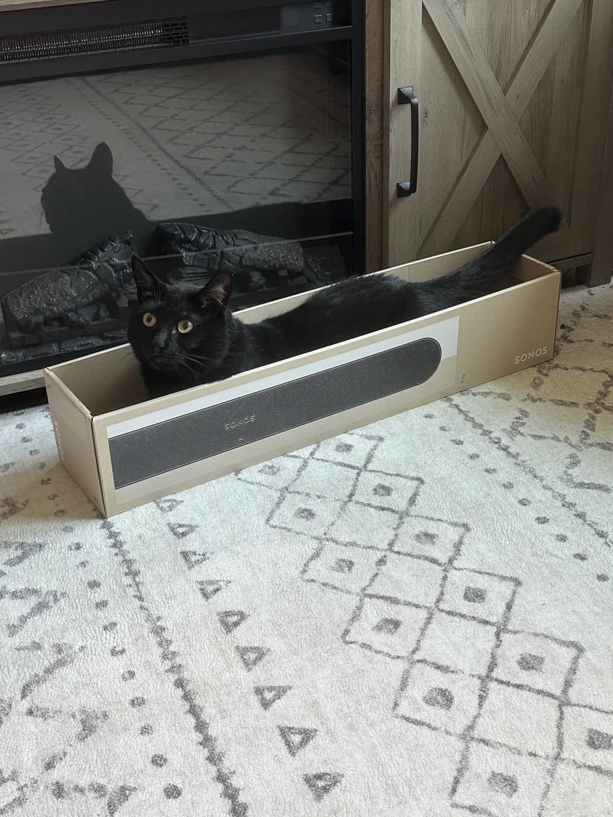 Sonos Ray - Compact Soundbar for TV and Music - Black customer photo 2