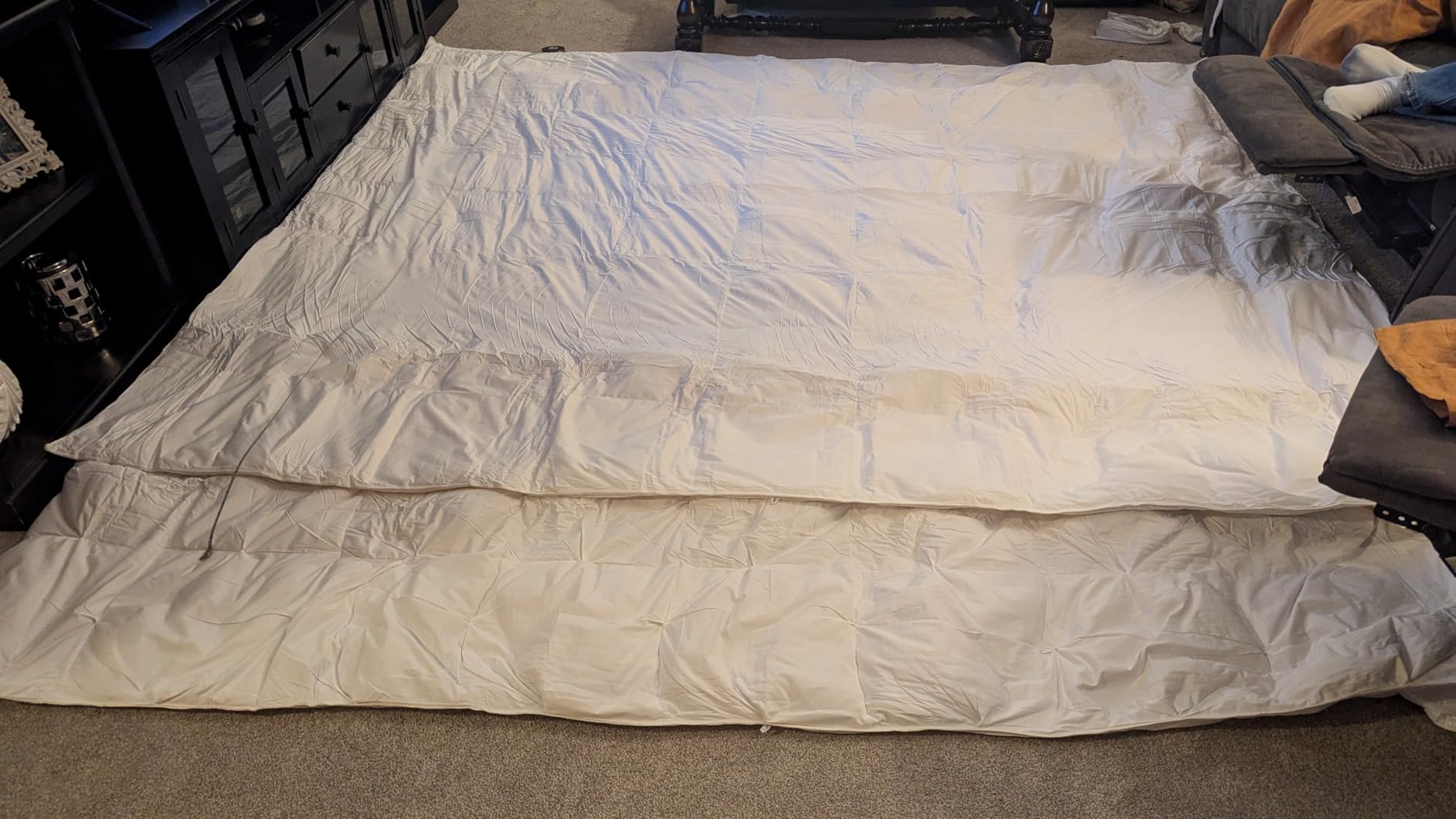 Luxurious White Solid Heavy Weight, King Size Goose Feathers Down Comforter for Winter Weather Duvet Insert, Premium Baffle Box, 100% Egyptian Cotton Cover, 70 oz. Fill Weight customer photo 2
