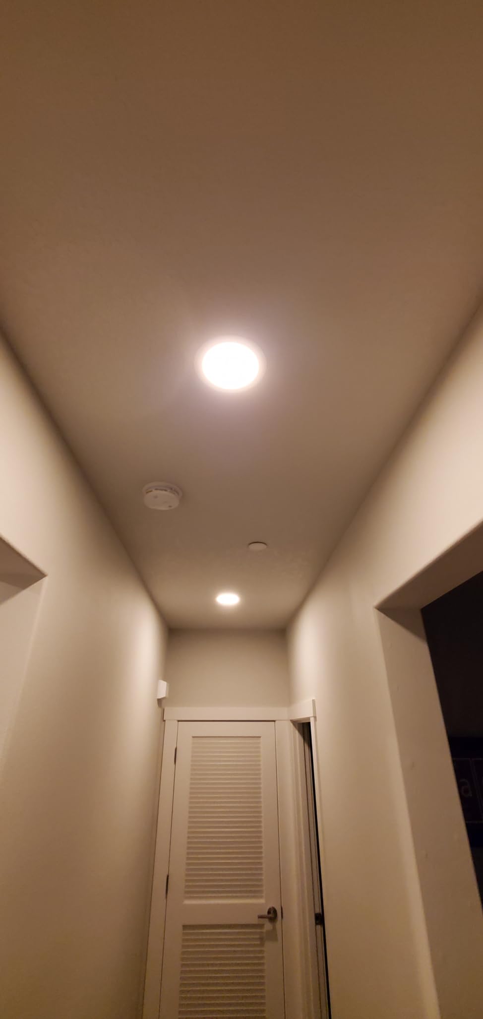 Philips Hue Smart Slim 6 Inch LED Downlight - White and Color Ambiance Color-Changing Light - 1 Pack - 1200LM - Indoor - Control with Hue App - Works with Alexa Google Assistant and Apple Homekit customer photo 1