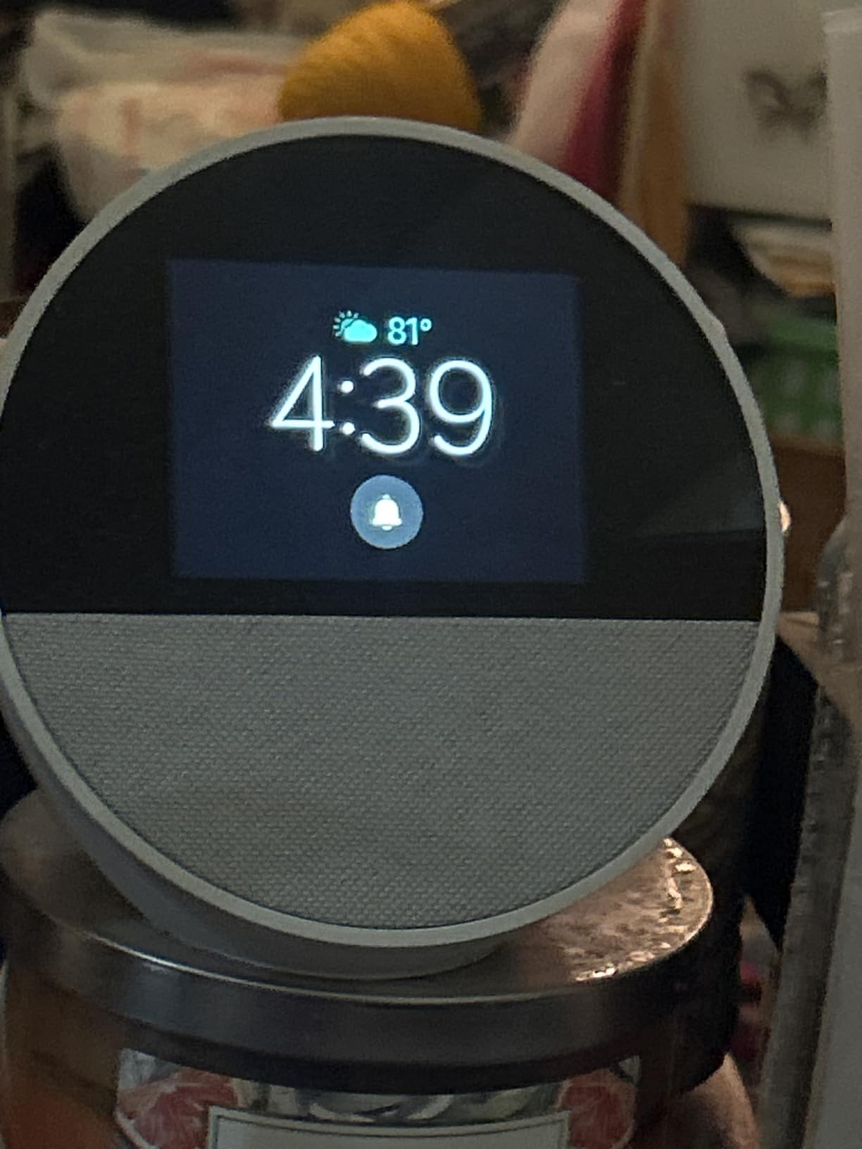 Amazon Echo Spot (newest model), Great for nightstands, offices and kitchens, Smart alarm clock, Designed for Alexa+, Black customer photo 1