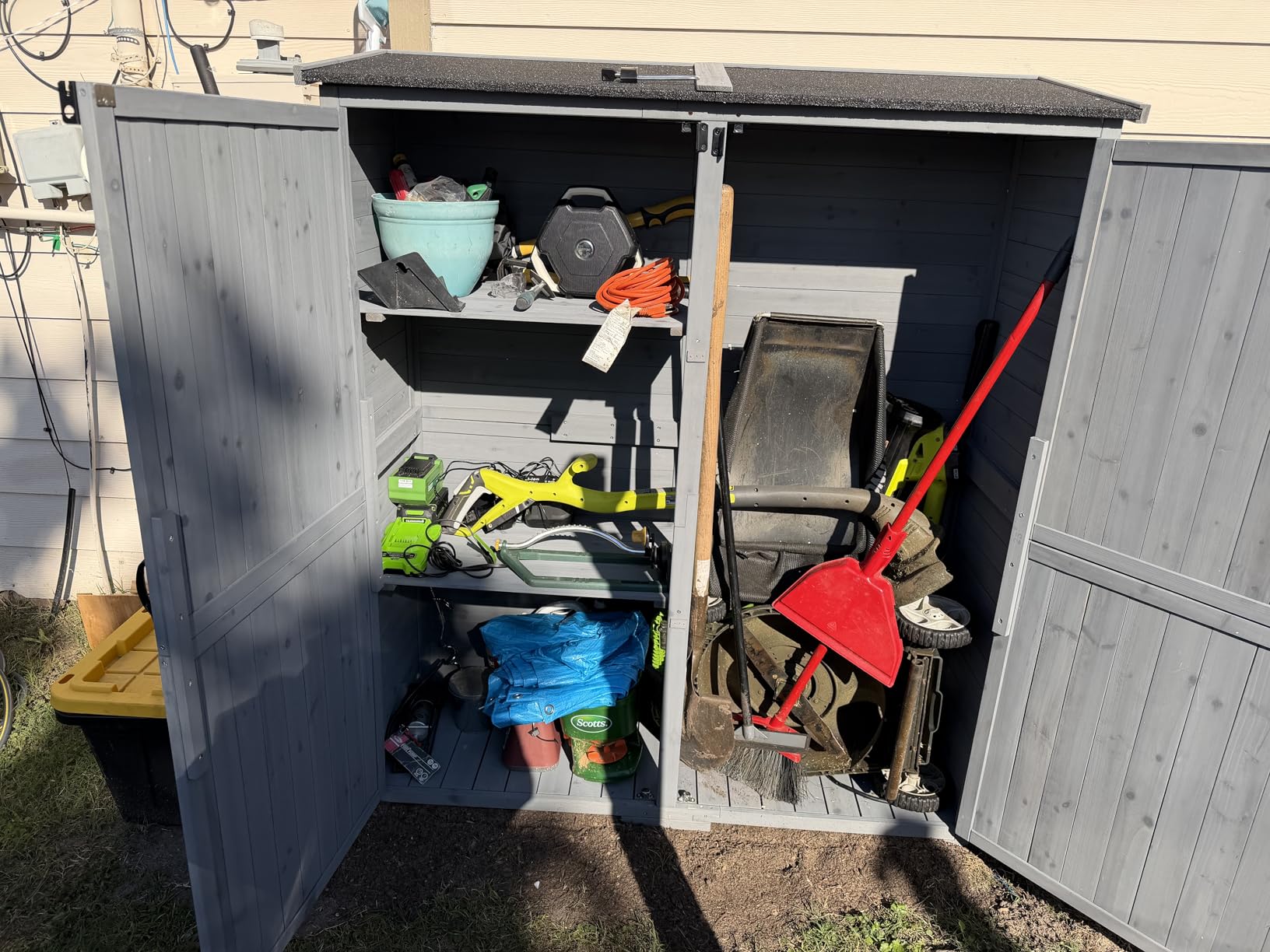 Gizoon Outdoor Cabinet, Waterproof Roof, Double Lockable Wooden Shed customer photo 2