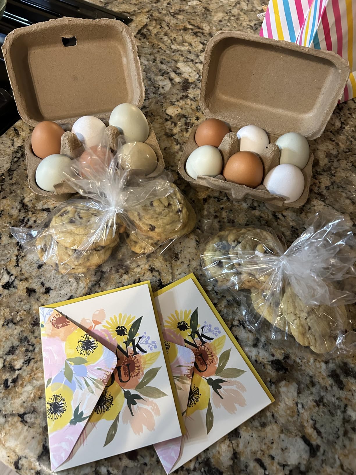 Paper Egg Cartons for Chicken Eggs, 36 Pieces Pulp Fiber Half Dozen Egg Cartons Bulk 6 Count Egg Storage Containers Holder for Family Farm Market Fridge Storing Chicken Eggs customer photo 1