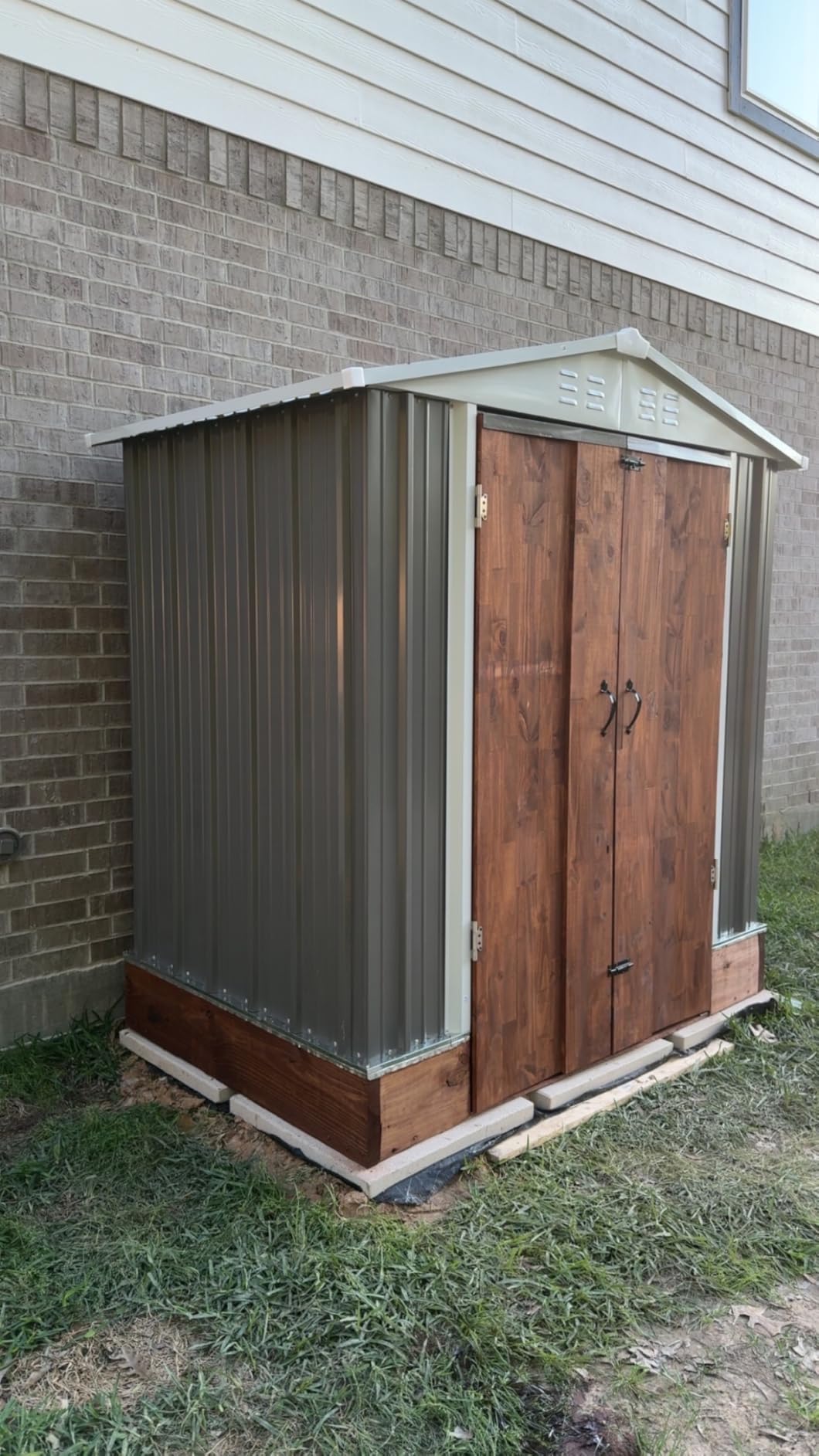 Flamaker 6x8 FT Storage Shed Waterproof Metal Garden Shed with Lockable Door Utility Tool Shed Outdoor Storage for Backyard, Patio and Lawn, Brown customer photo 2