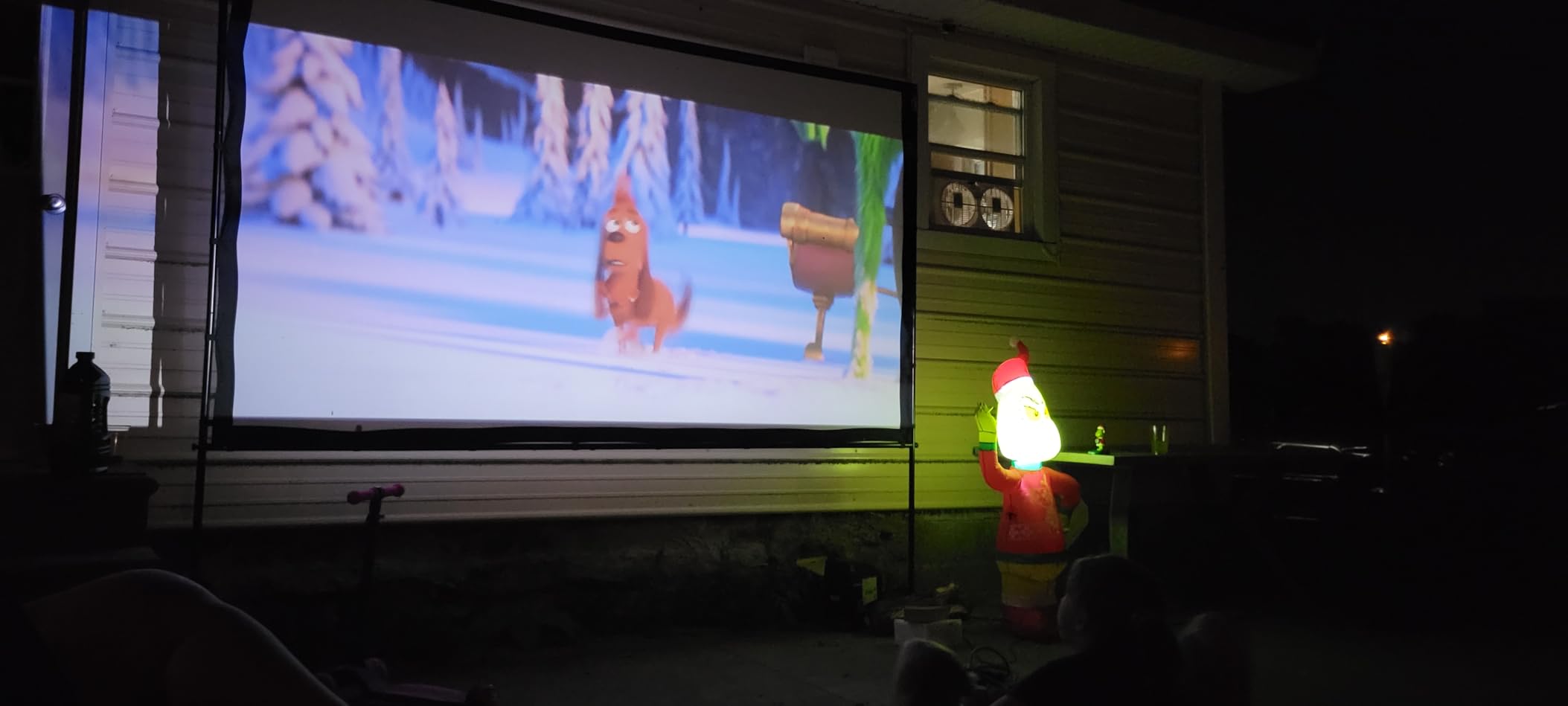 VEVOR Projector Screen with Stand, 120 inch 16:9 4K 1080 HD Outdoor Movie Screen with Stand, Wrinkle-Free Projection Screen with Tripods and Carry Bag, for Home Theater Cinema Backyard Movie Night customer photo 1