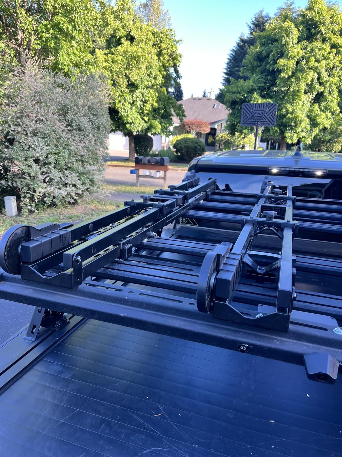 Roof Bike Rack, Upright Dual-Arm Rooftop Bike Carrier for Car SUV customer photo 1