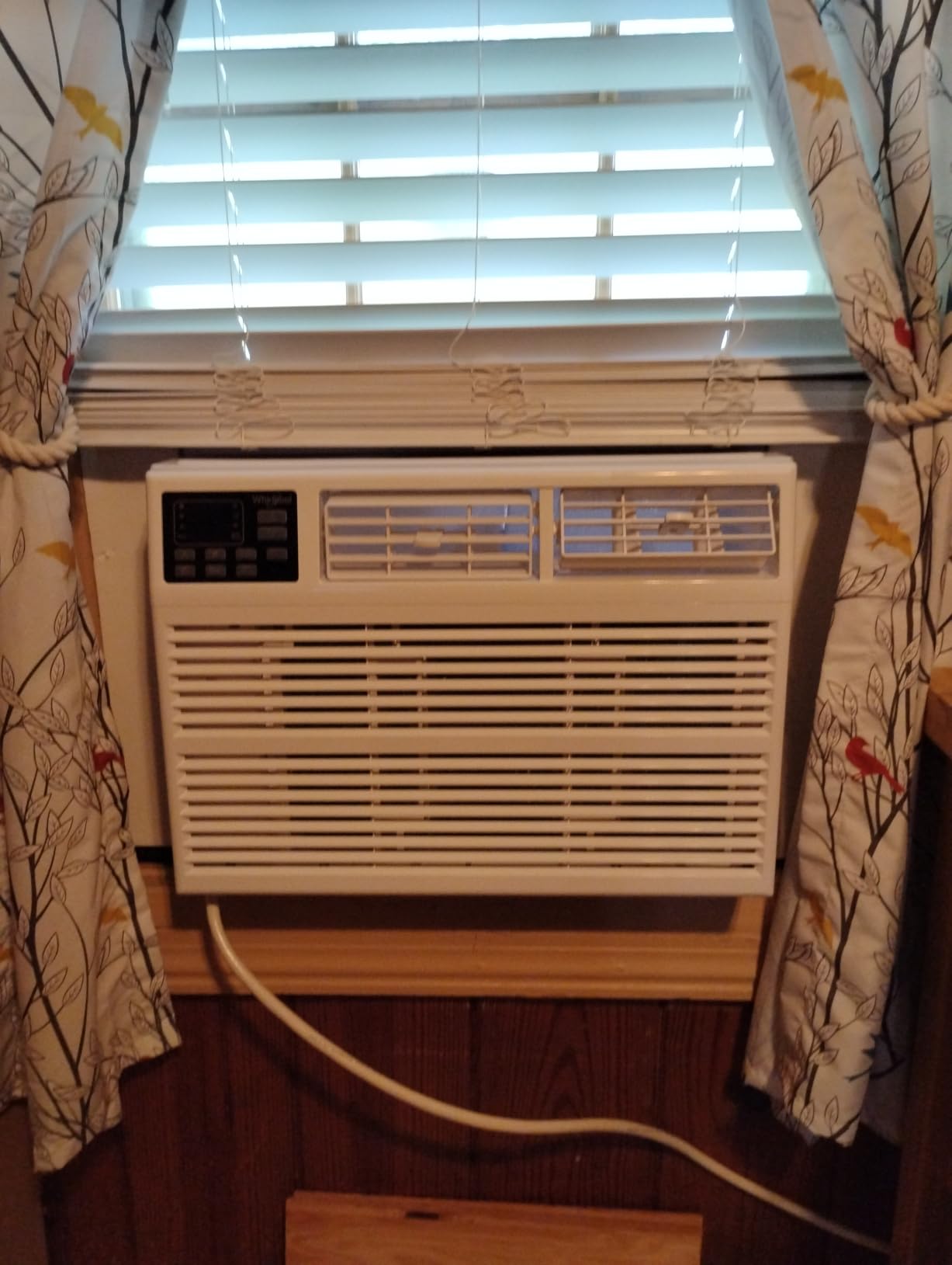 Whirlpool 10,000 BTU Window Air Conditioner with Dehumidifier, White customer photo 1