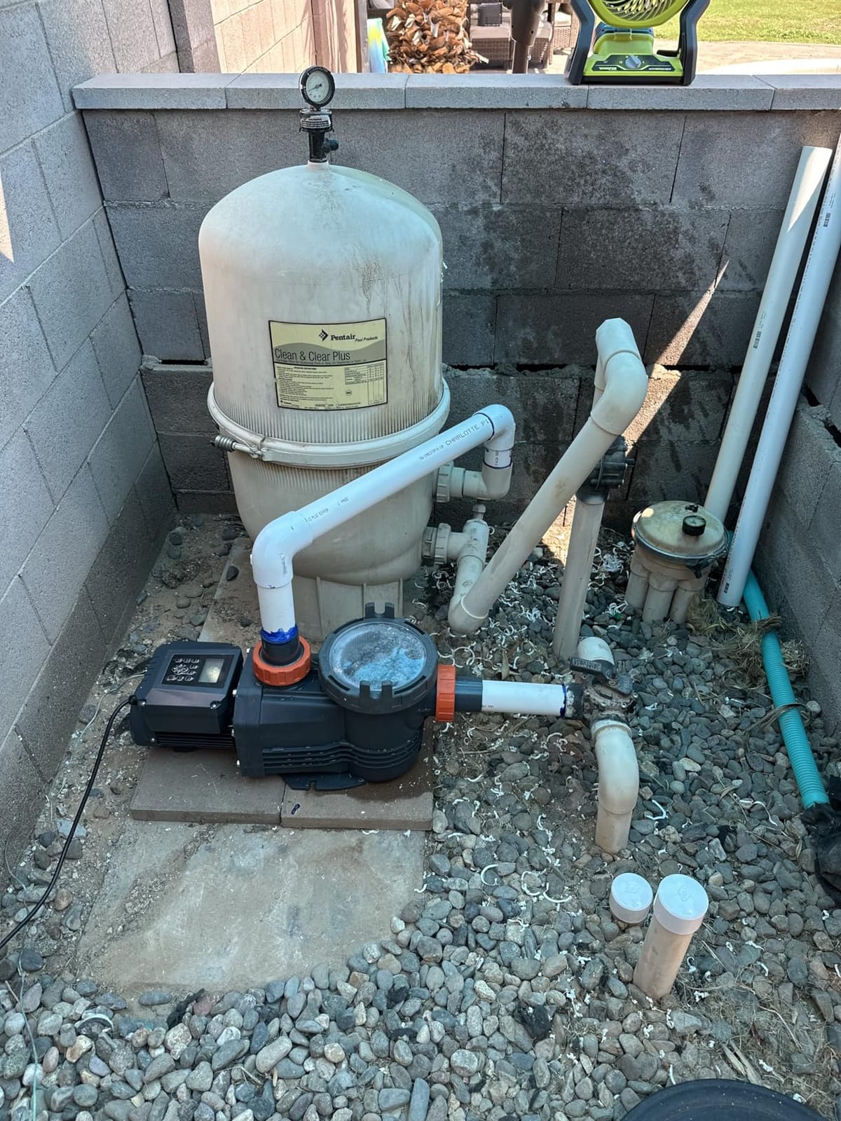 2.5HP Variable Speed Pool Pump for In Ground and Above Ground Pools 220V customer photo 1