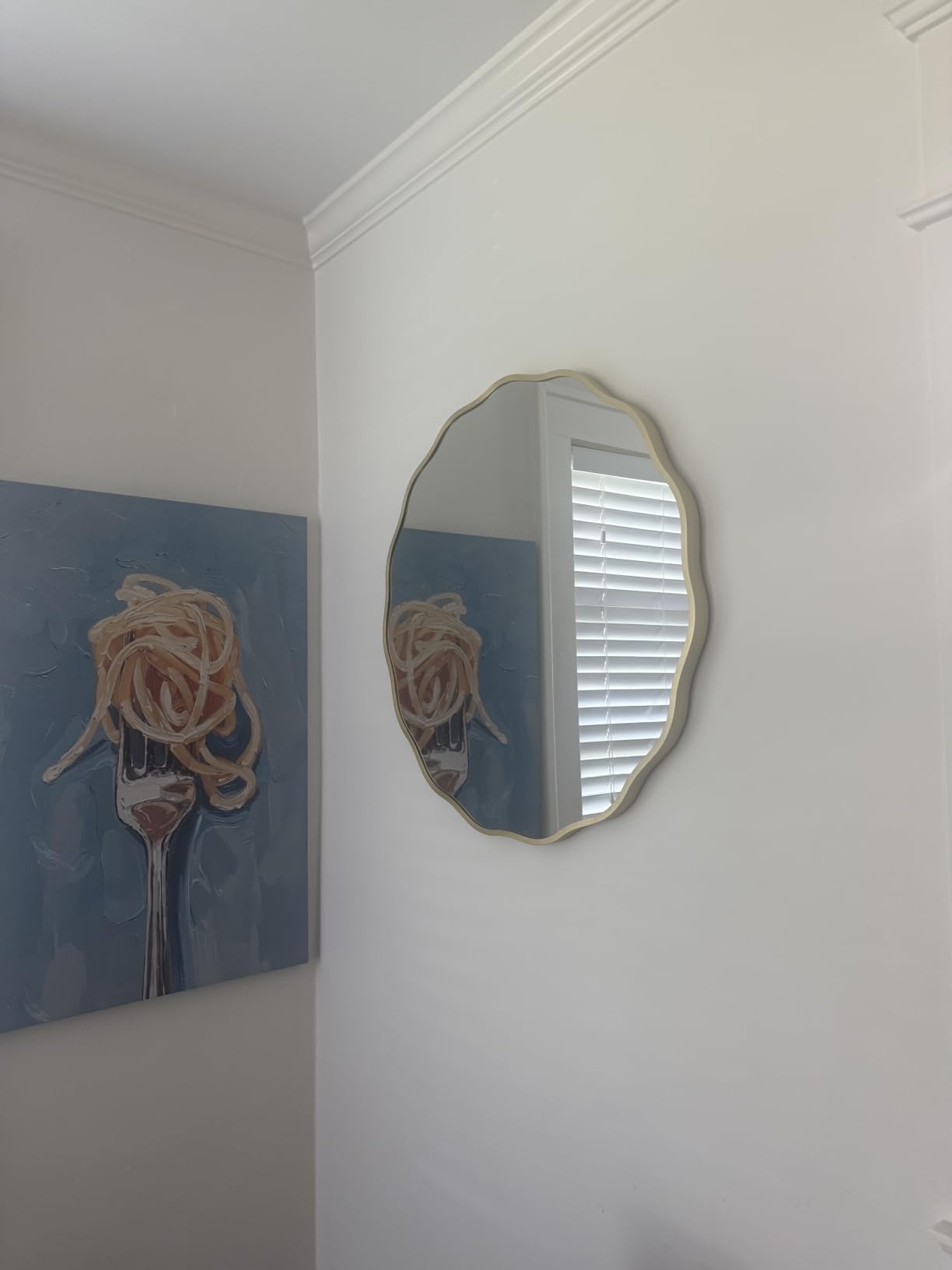 WallBeyond Round Wavy Mirror for Wall Decorative 20 inch, Modern Round Mirror Aluminum Frame for Bathroom Bedroom Living Room Home House Office Entryway, Gold customer photo 2