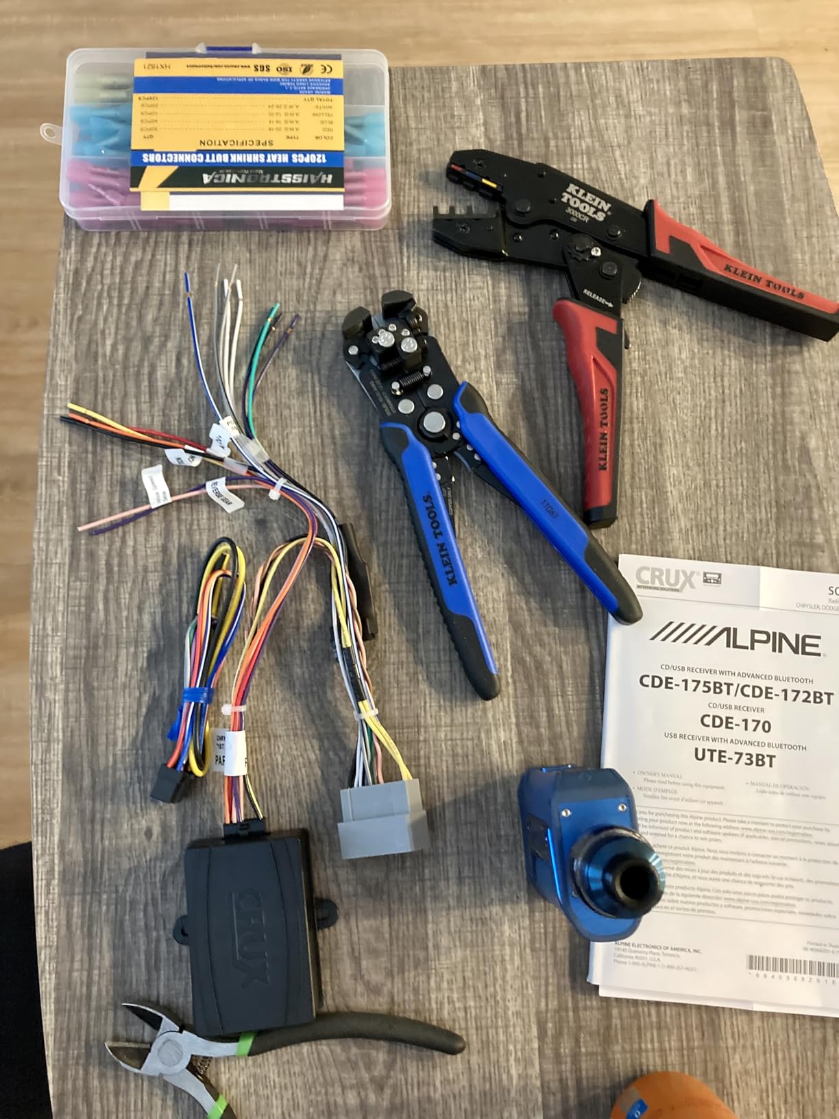 Klein Tools 3000CRKIT Ratchet Crimping Tool Set, 4 Interchangeable Dies for Heat Shrink, Insulated & Ferrule Connectors, Black/Orange customer photo 1