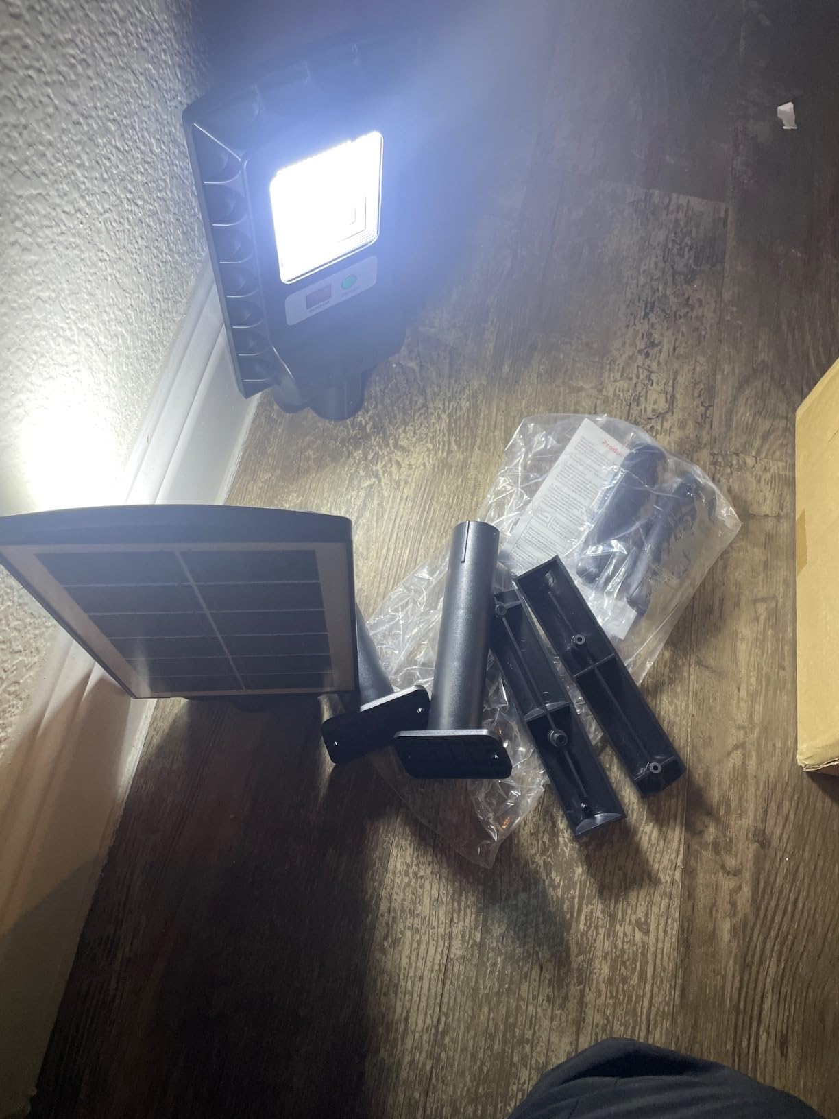 8000W LED Solar Street Lights Outdoor, Dusk to Dawn Security Flood Light with Remote Control & Pole, Wireless, Waterproof, Perfect for Yard, Parking lot, Street, Garden and Garage customer photo 1
