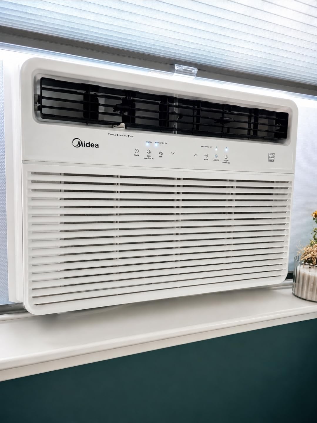 Midea 24,000 BTU Smart Inverter 230V Window Air Conditioner with Remote Control, 1,500 Sq Ft customer photo 1