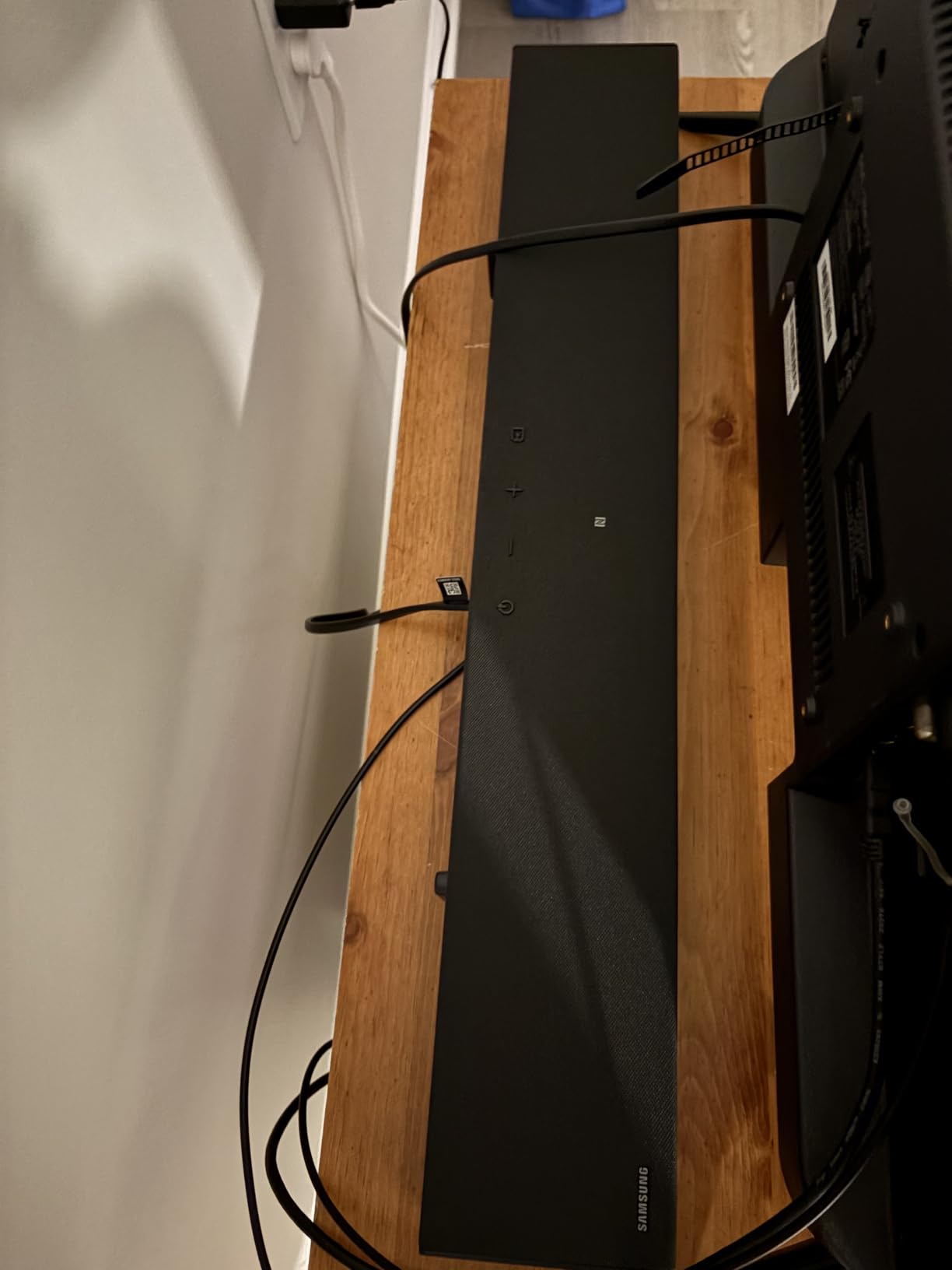 Samsung B-Series Soundbar HW B400F 2.0 ch Soundbar with Built in Subwoofer (2025 Model) One Remote Control, Surround Sound Expansion, Voice Enhance Mode customer photo 1