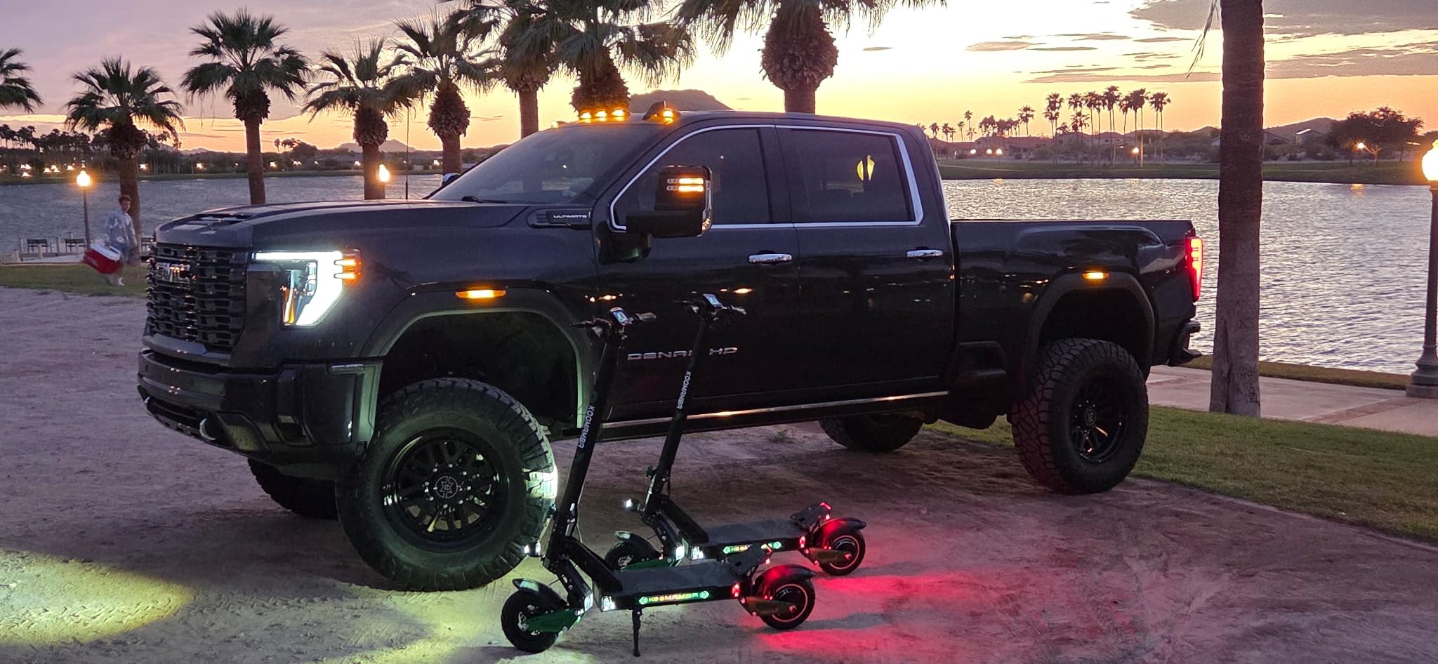 ZU06 Electric Scooter, 1200W Motor Up to 35 MPH, 50-Mile Range customer photo 1