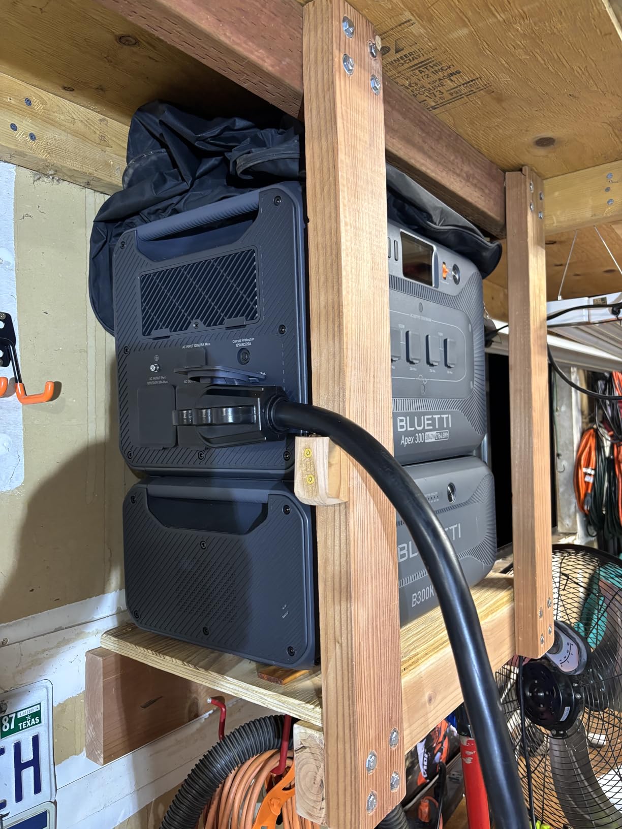 BLUETTI Apex 300 Portable Power Station & B300K Expansion Battery 5529.6Wh customer photo 1