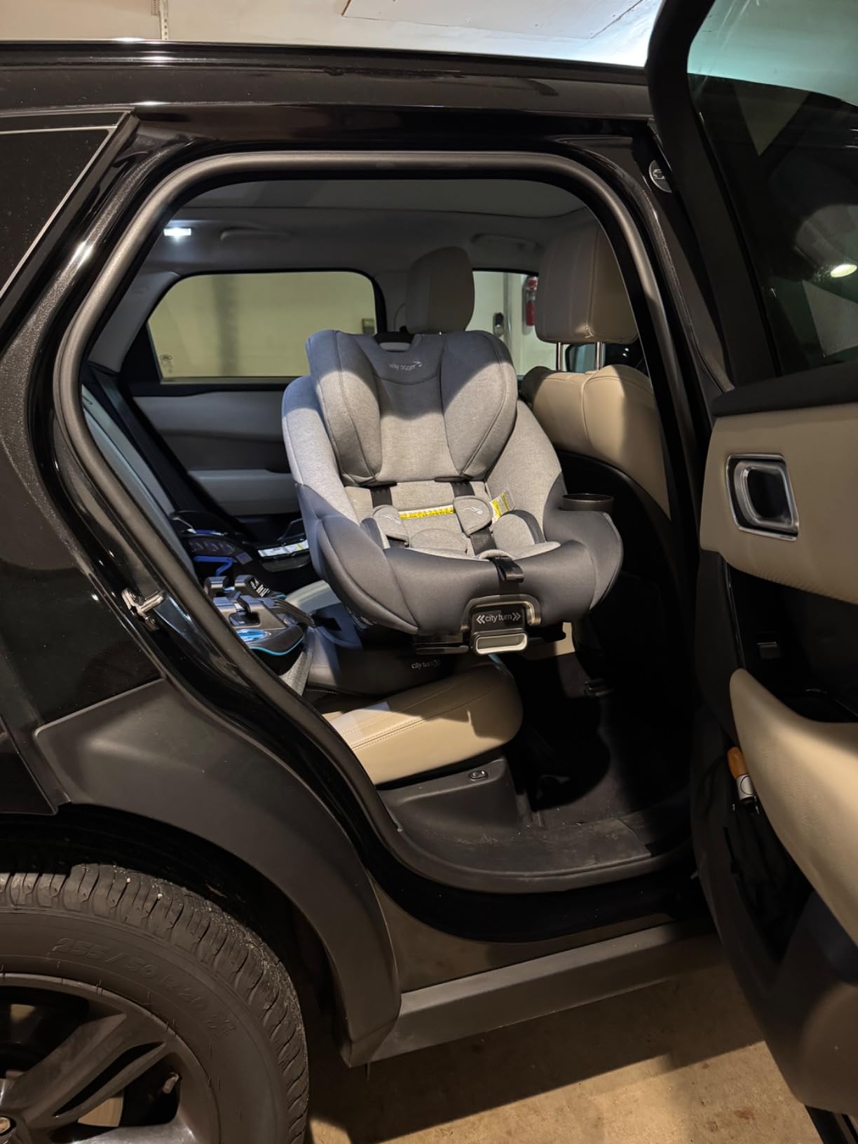 Baby Jogger® City Turn Rotating Car Seat, 180-Degree Turn, Rear Facing, Forward Facing Swivel Convertible Car Seat with Lightweight Coolmax Fabric, Newborn to Toddler, Dune Fashion customer photo 1